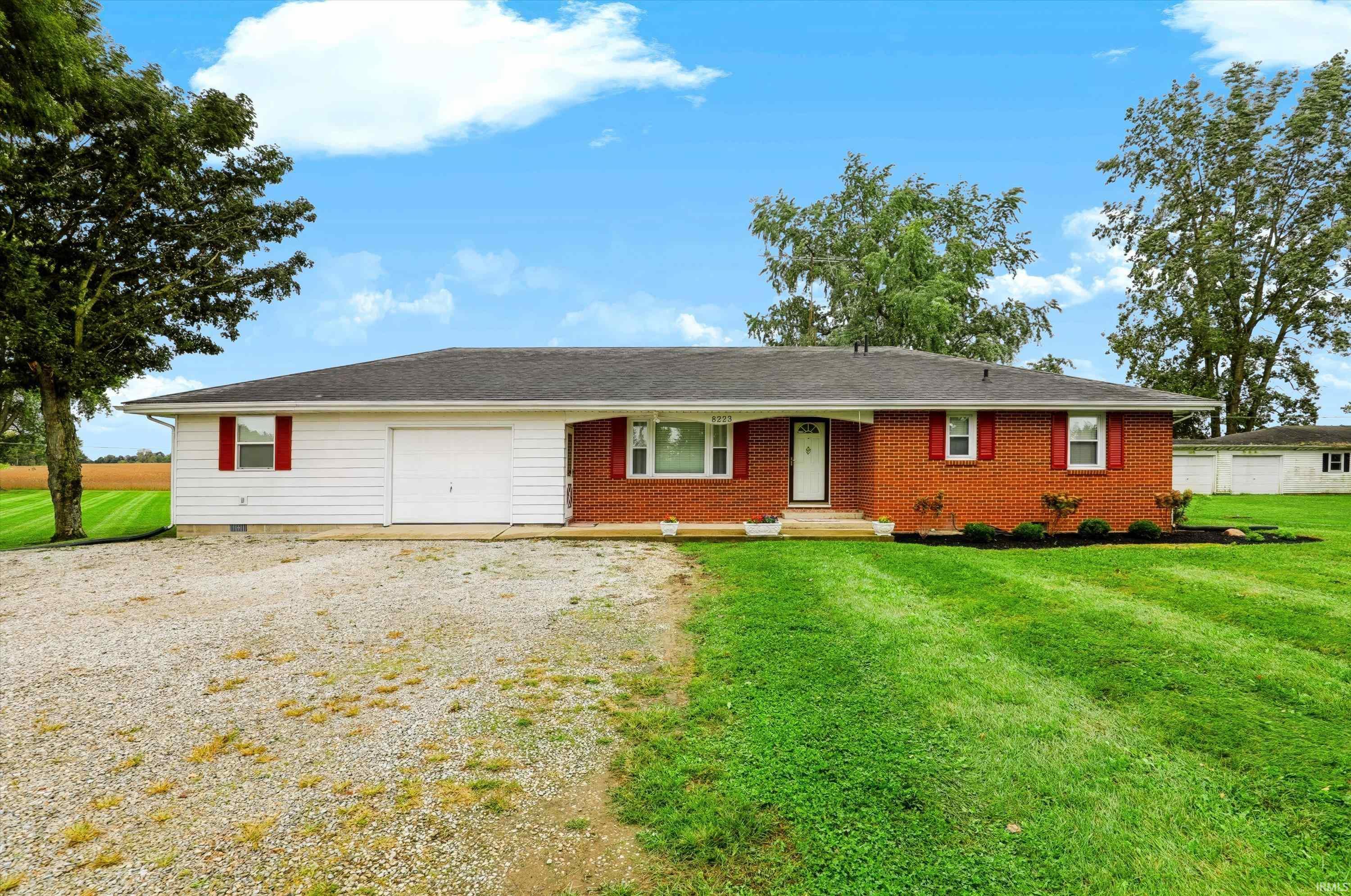 8223 E Us 35 Highway Property Photo 1