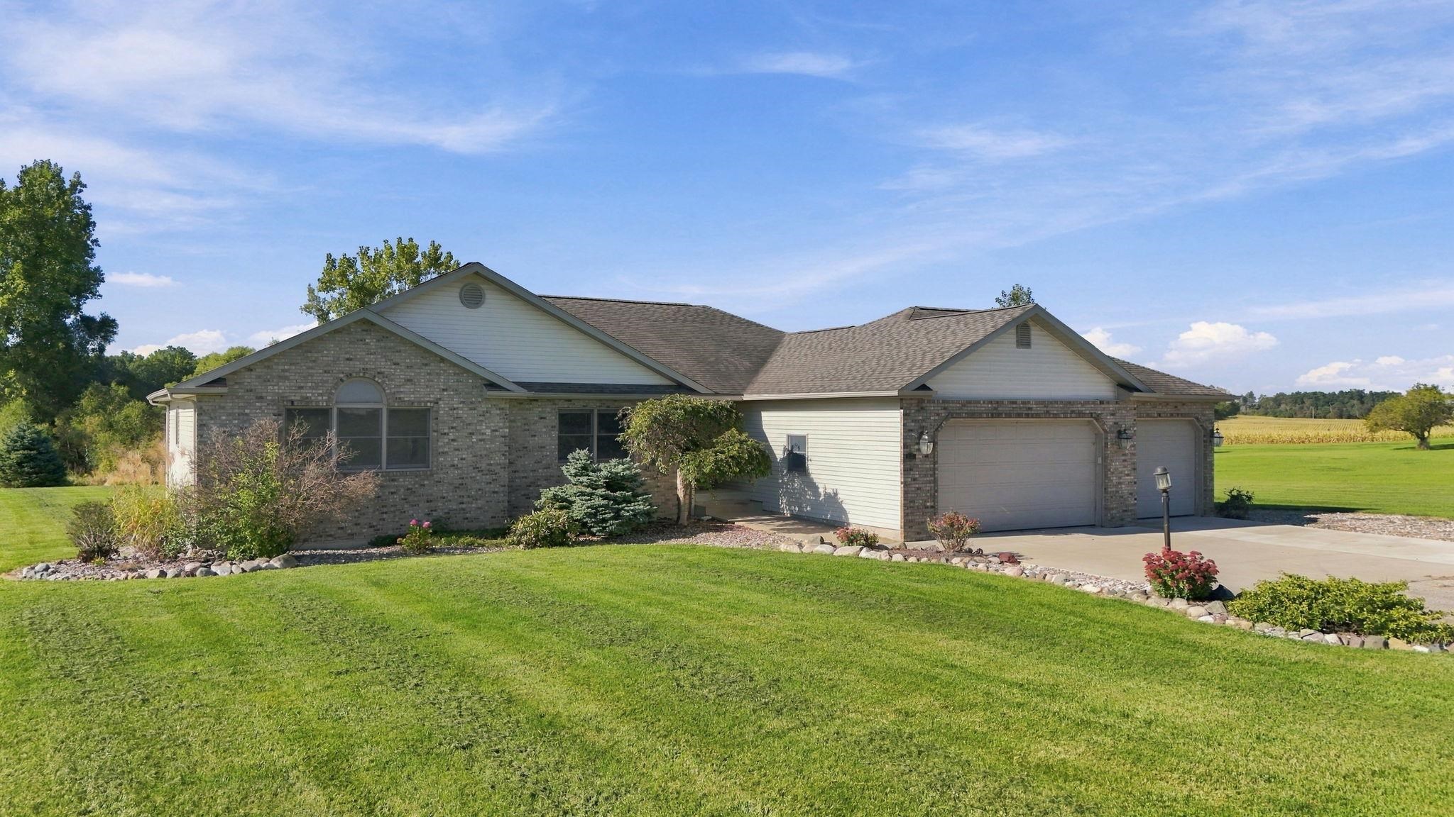2551 E Metz Road Property Photo 1