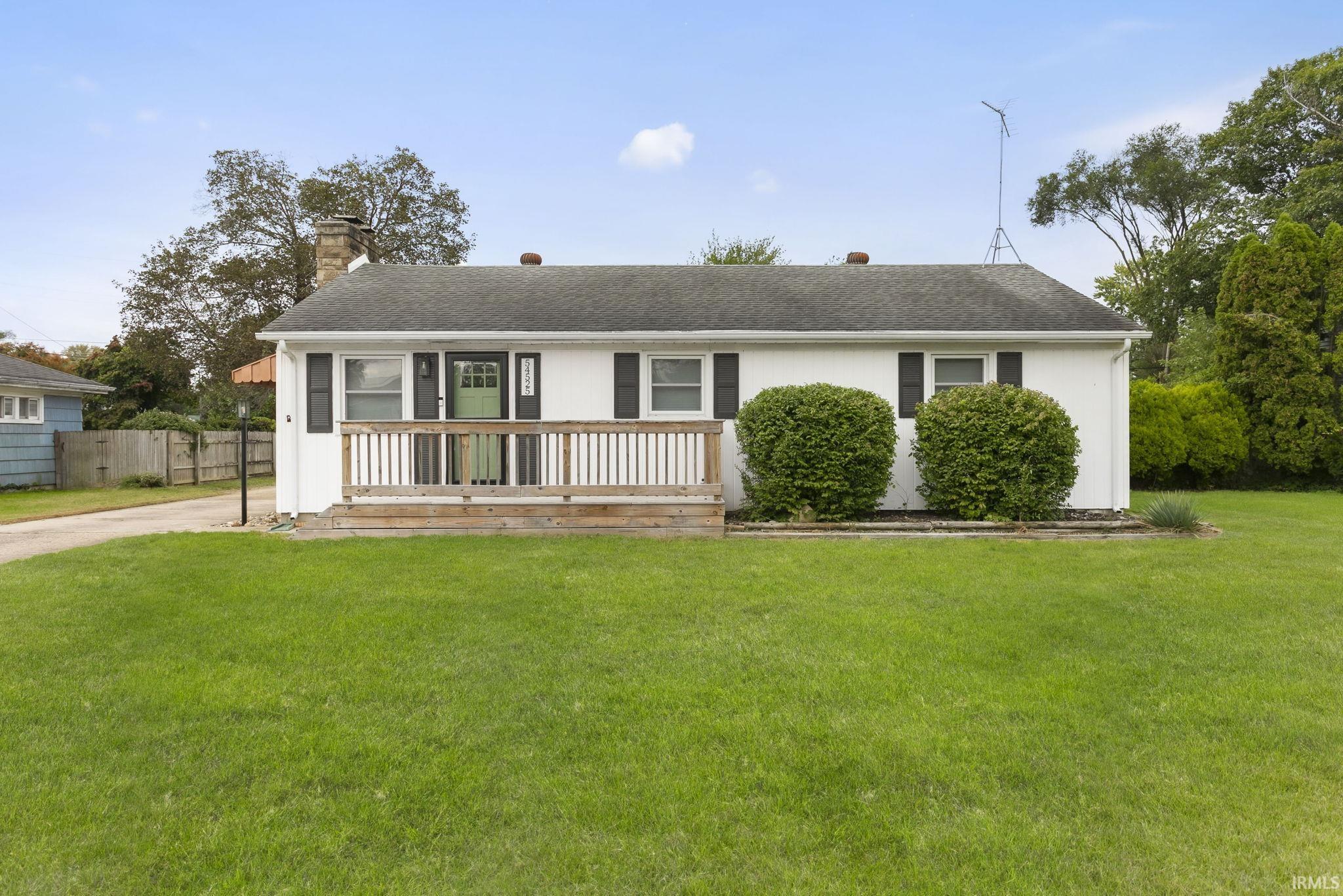 54525 28th Street Property Photo 1