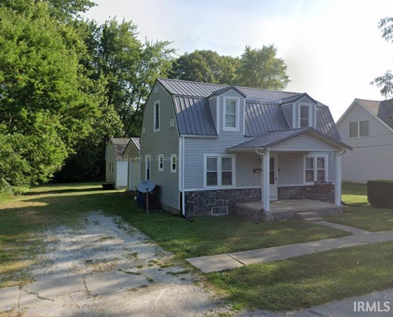 206 E 9th Street Property Photo 1