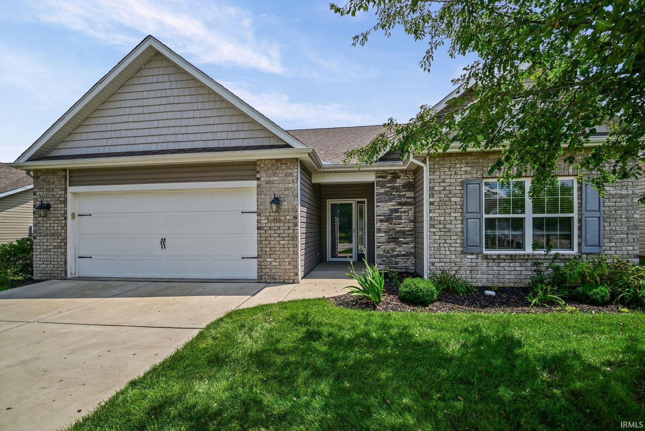 115 Aqueduct Circle Property Photo 1