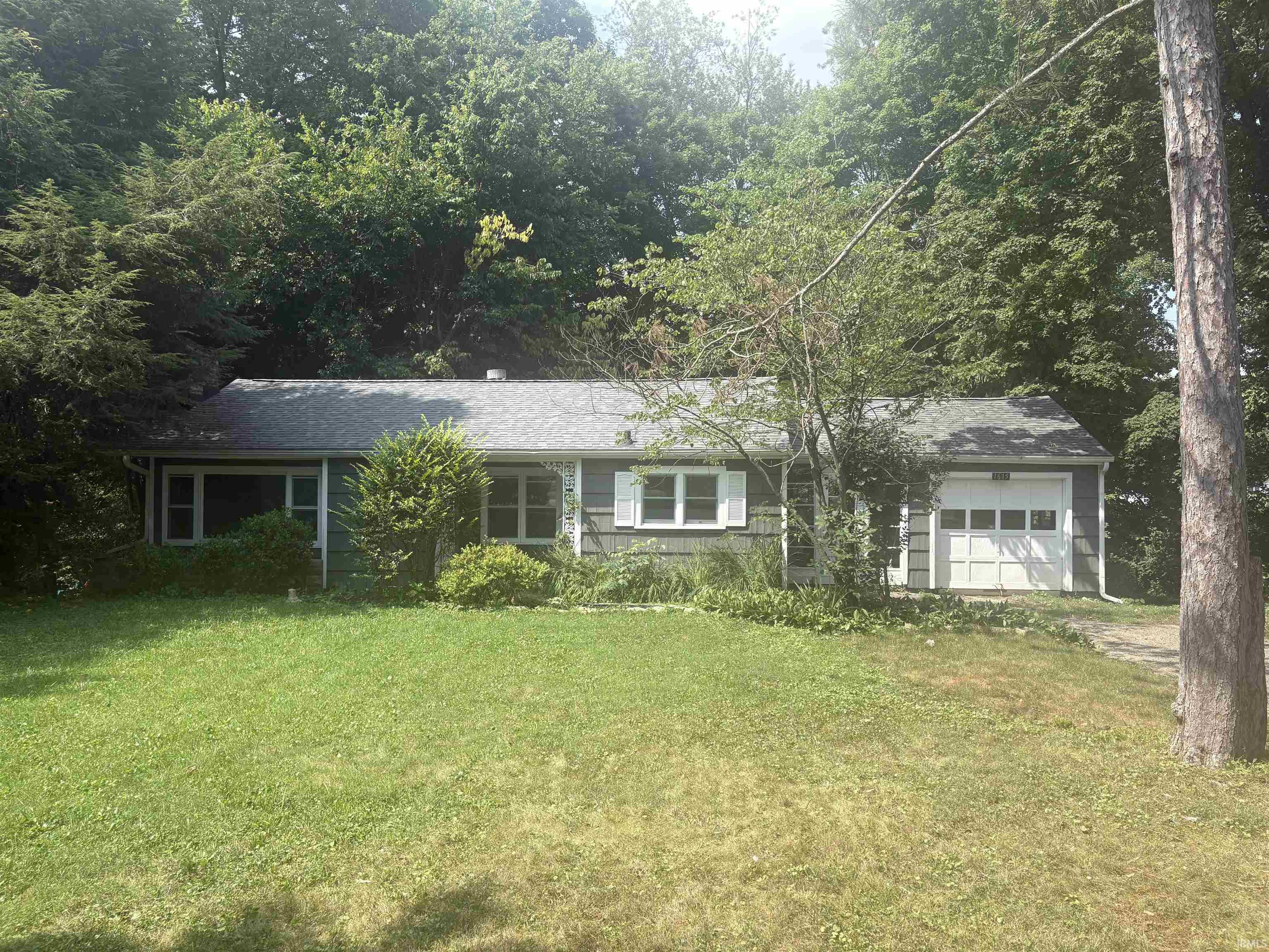 1615 E Matlock Road Property Photo 1