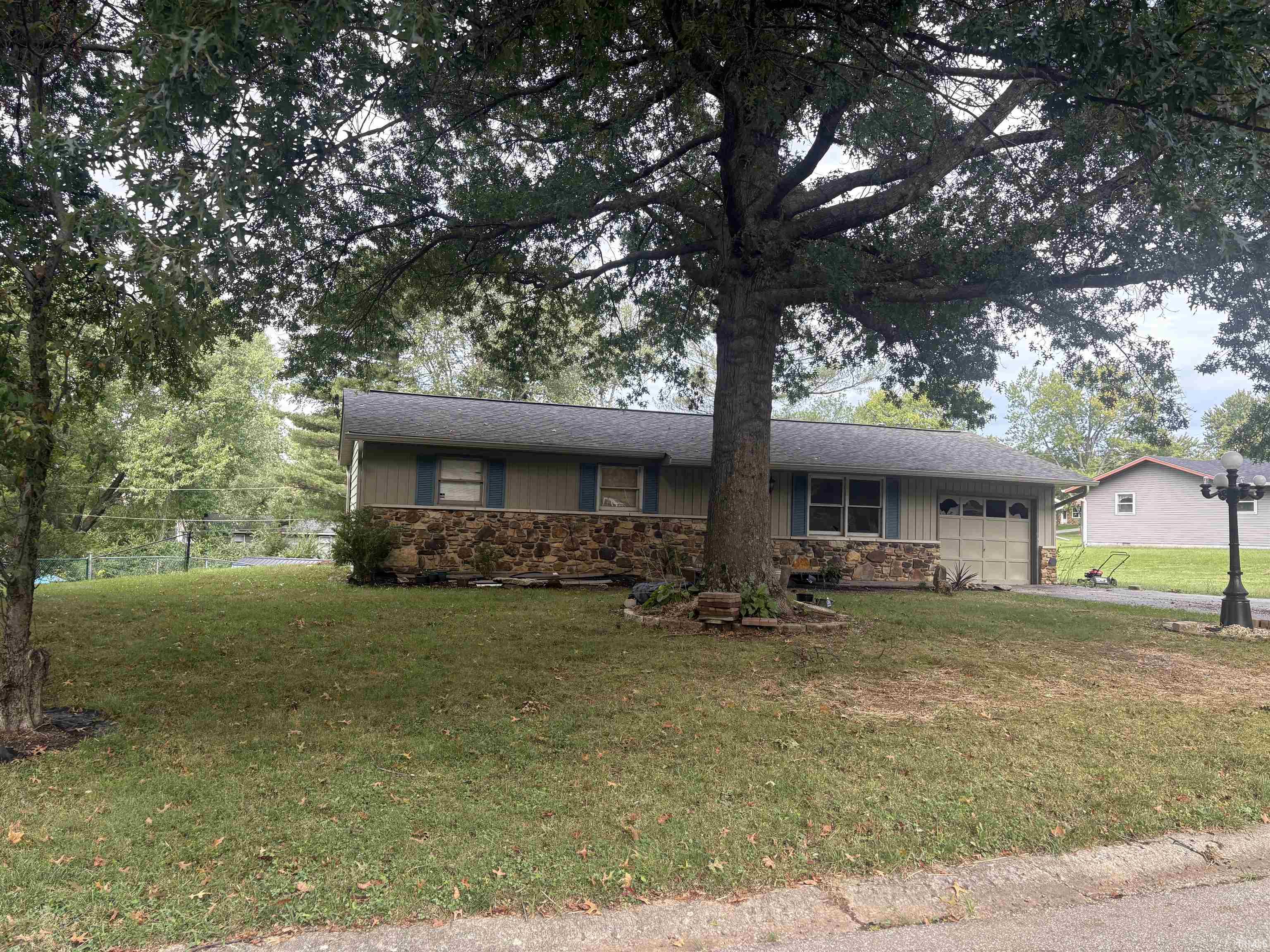 4375 N Ridgewood Drive Property Photo 1