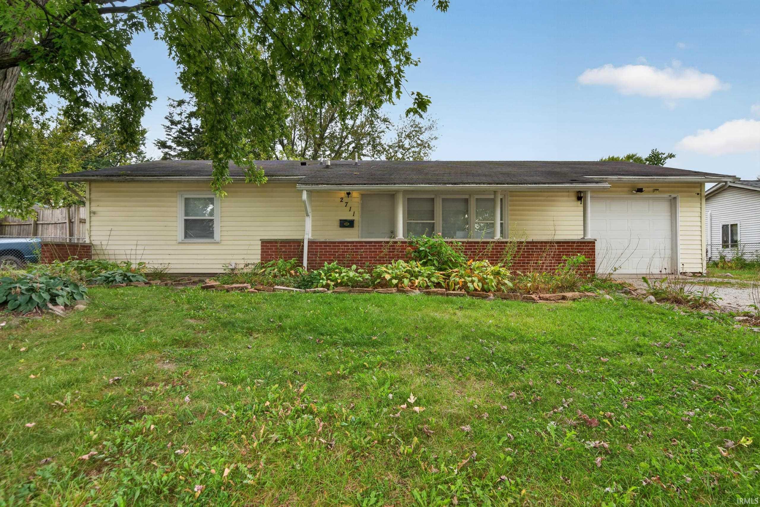 2711 N Waugh Street Property Photo 1