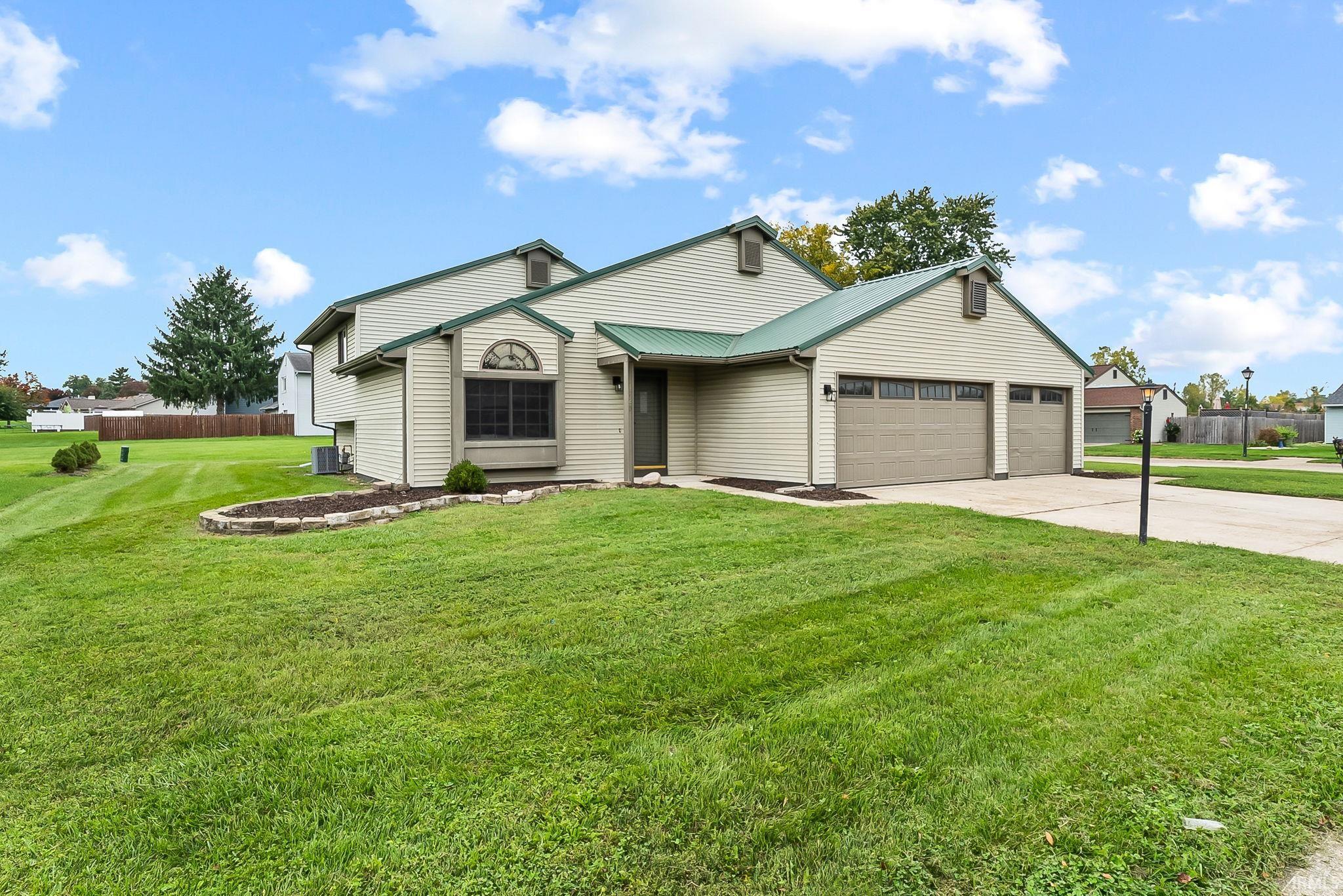 1720 Paveys Glen Run Property Photo 1