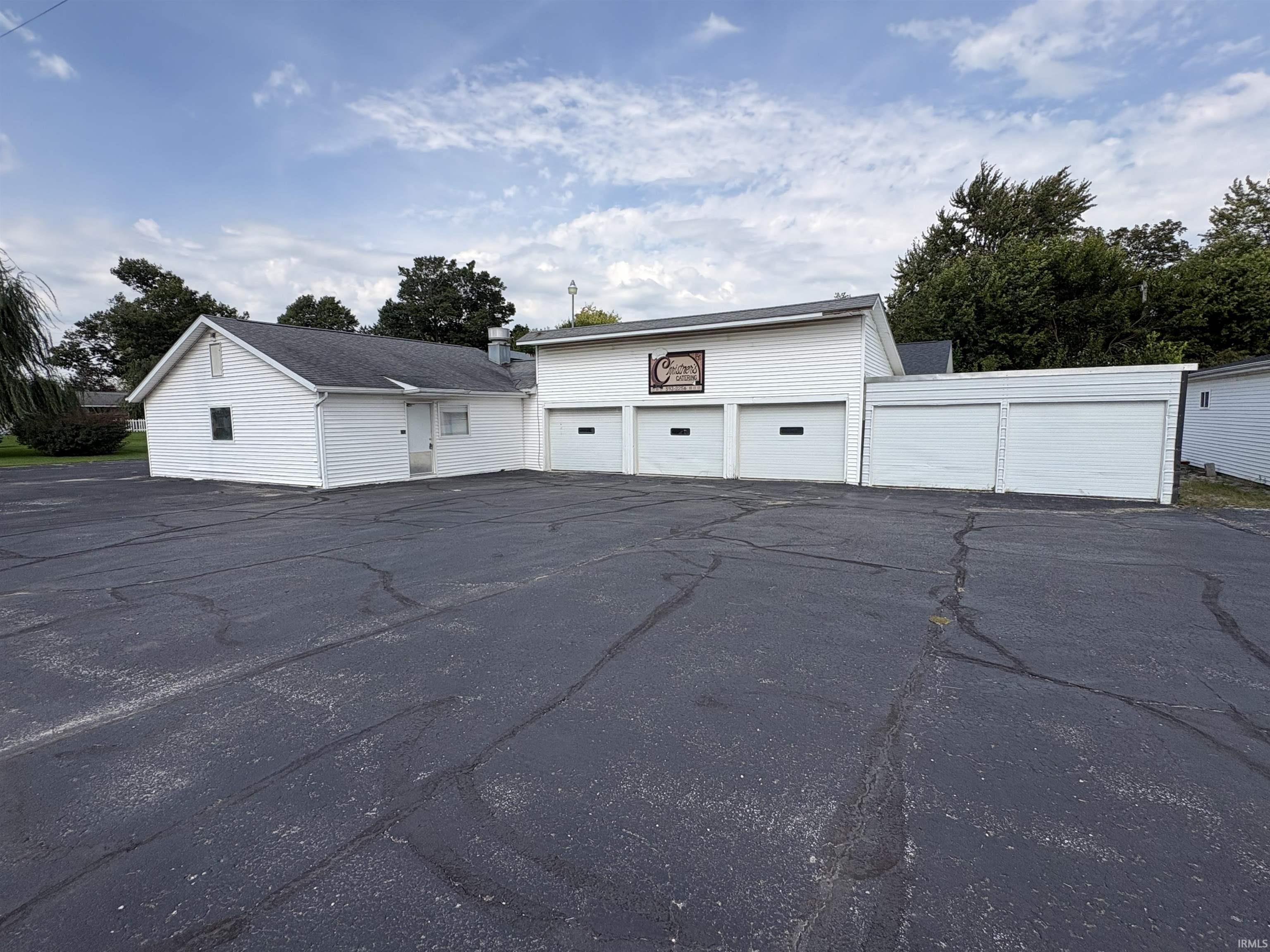 312 W Indiana Street Property Photo 1