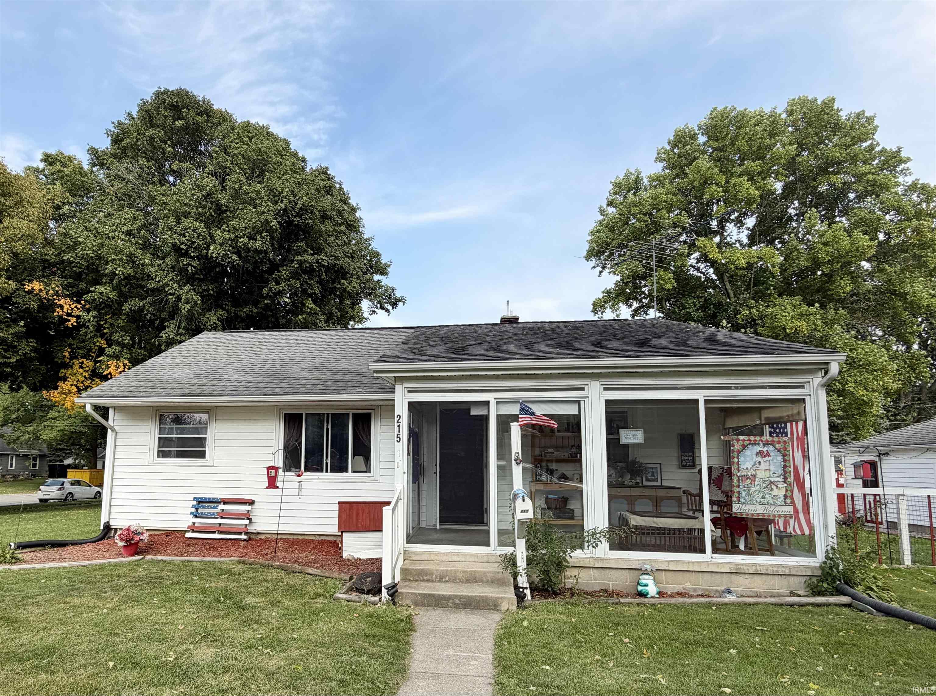 215 W Elm Street Property Photo 1