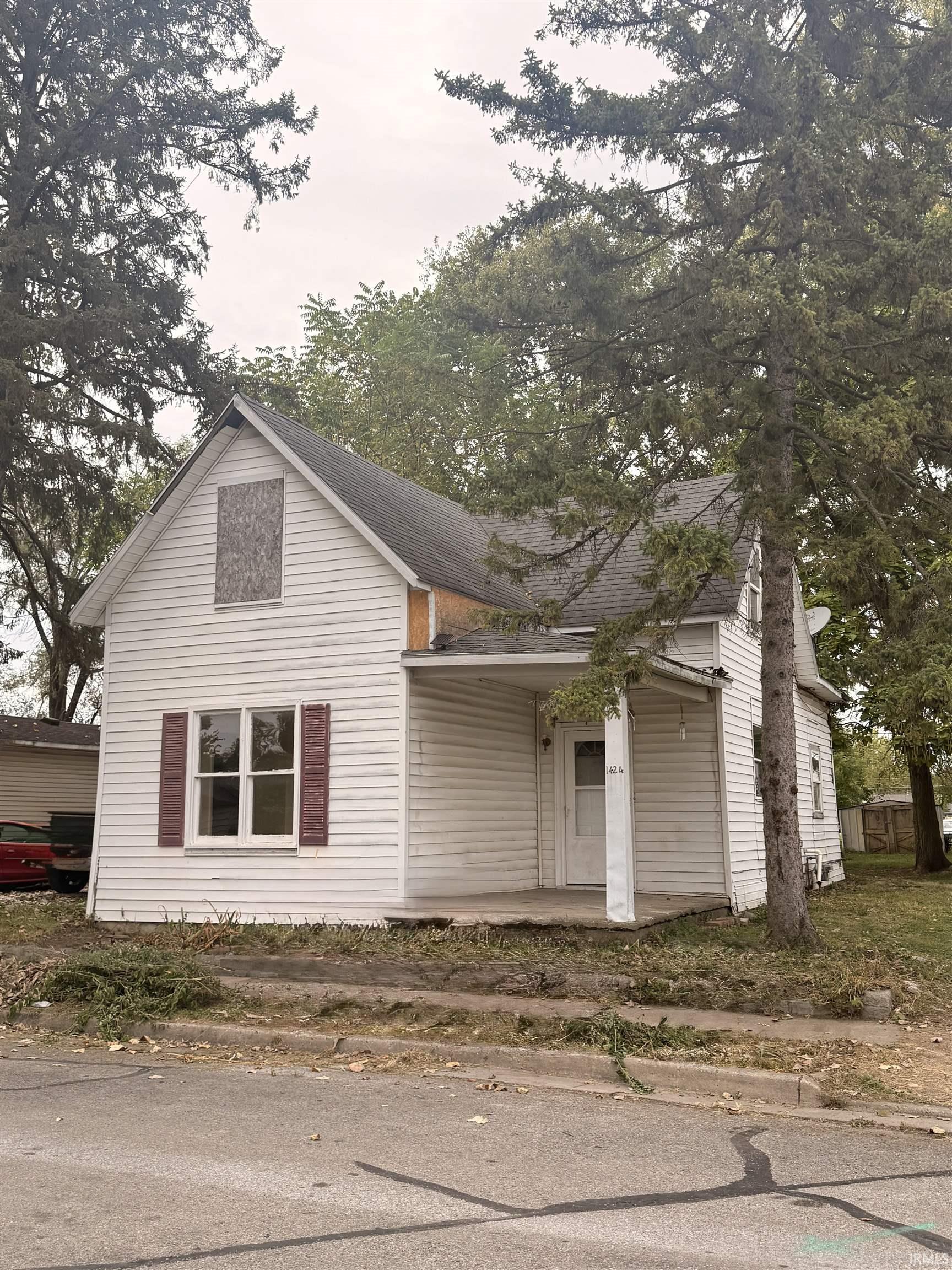 1424 W 15th Street Property Photo 1
