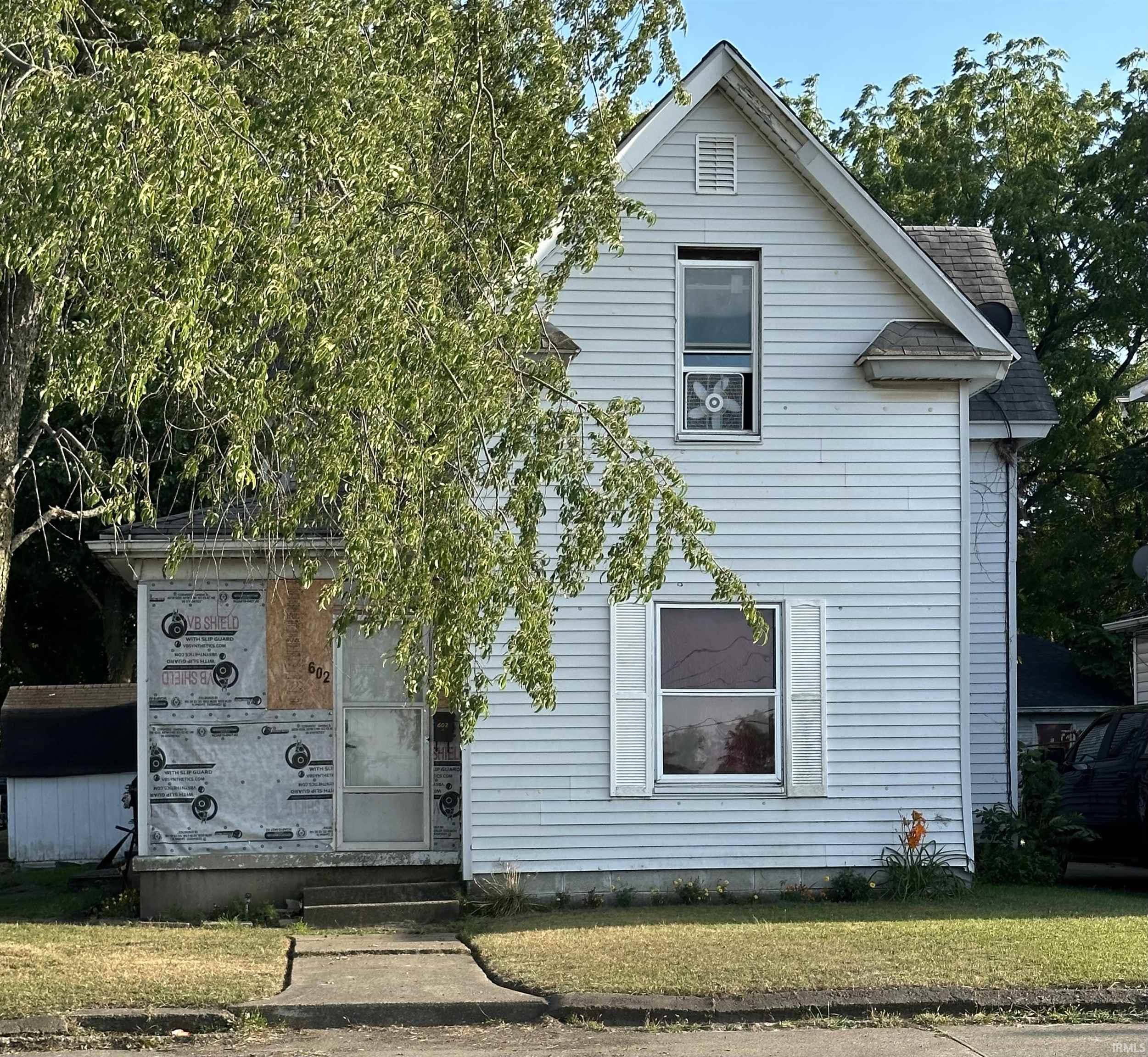 602 W Indiana Avenue Property Photo 1