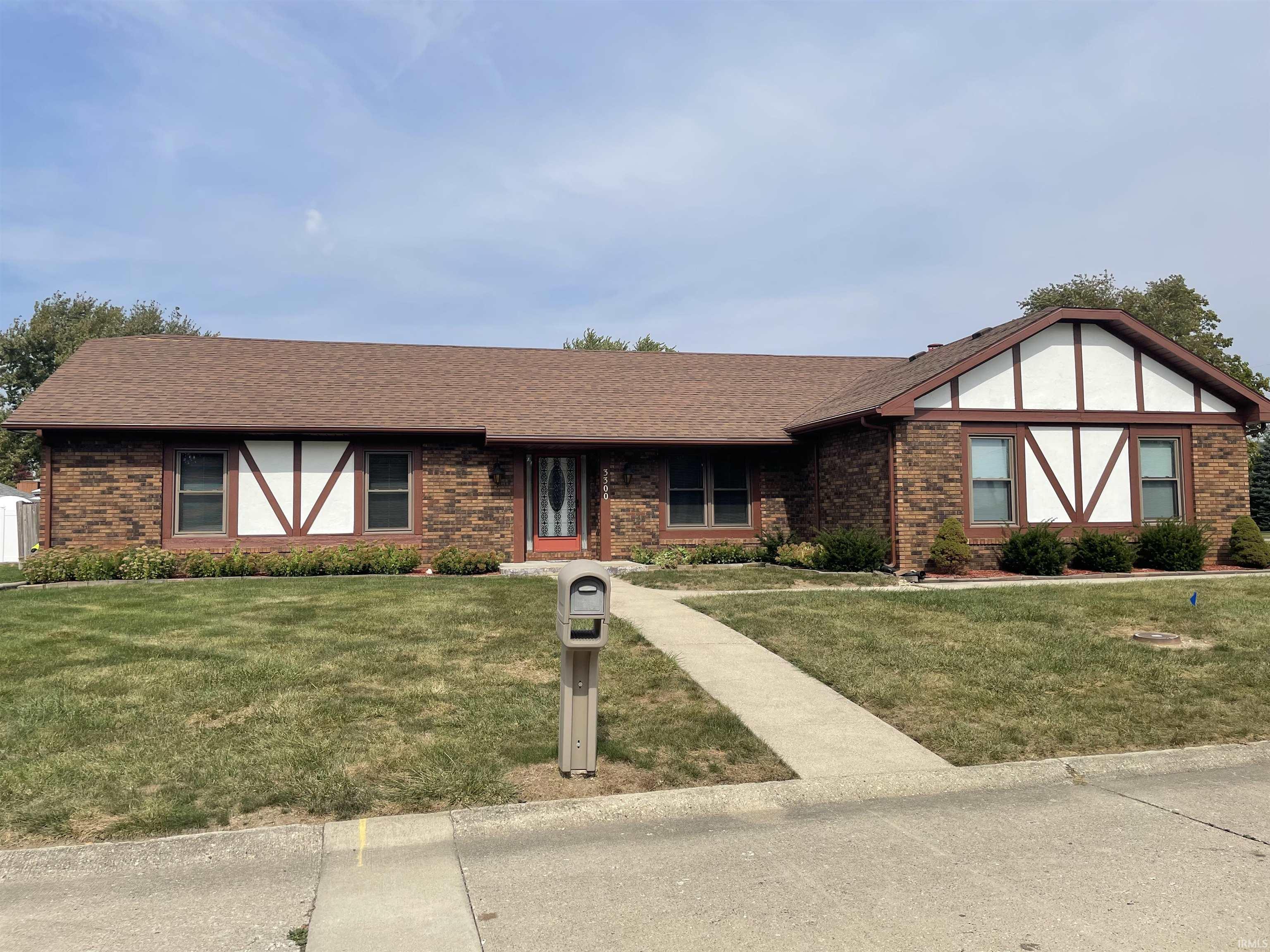 3300 W Twickingham Drive Property Photo 1
