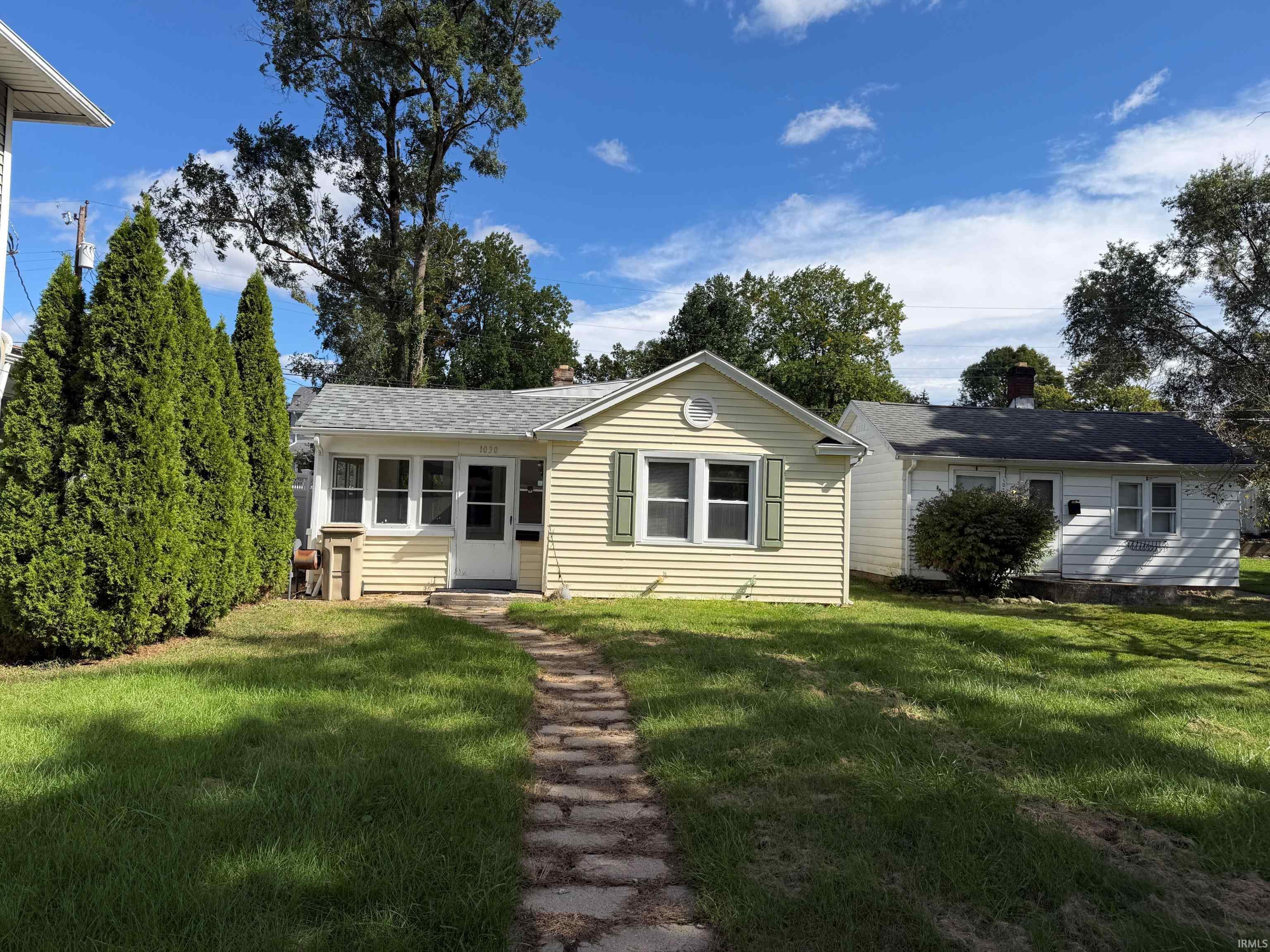 1030 Foster Street Property Photo 1