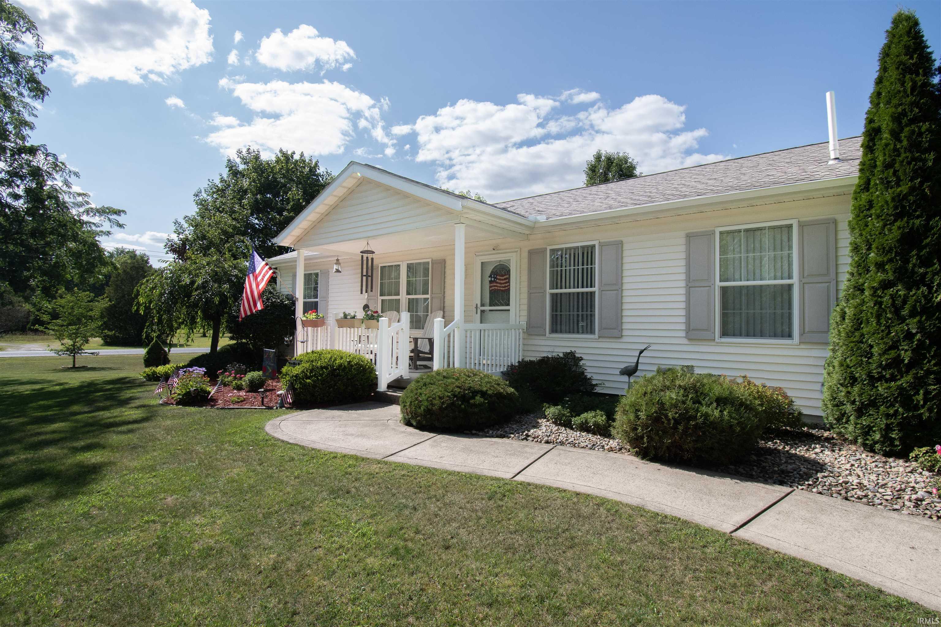 1025 E 485 N Property Photo 1