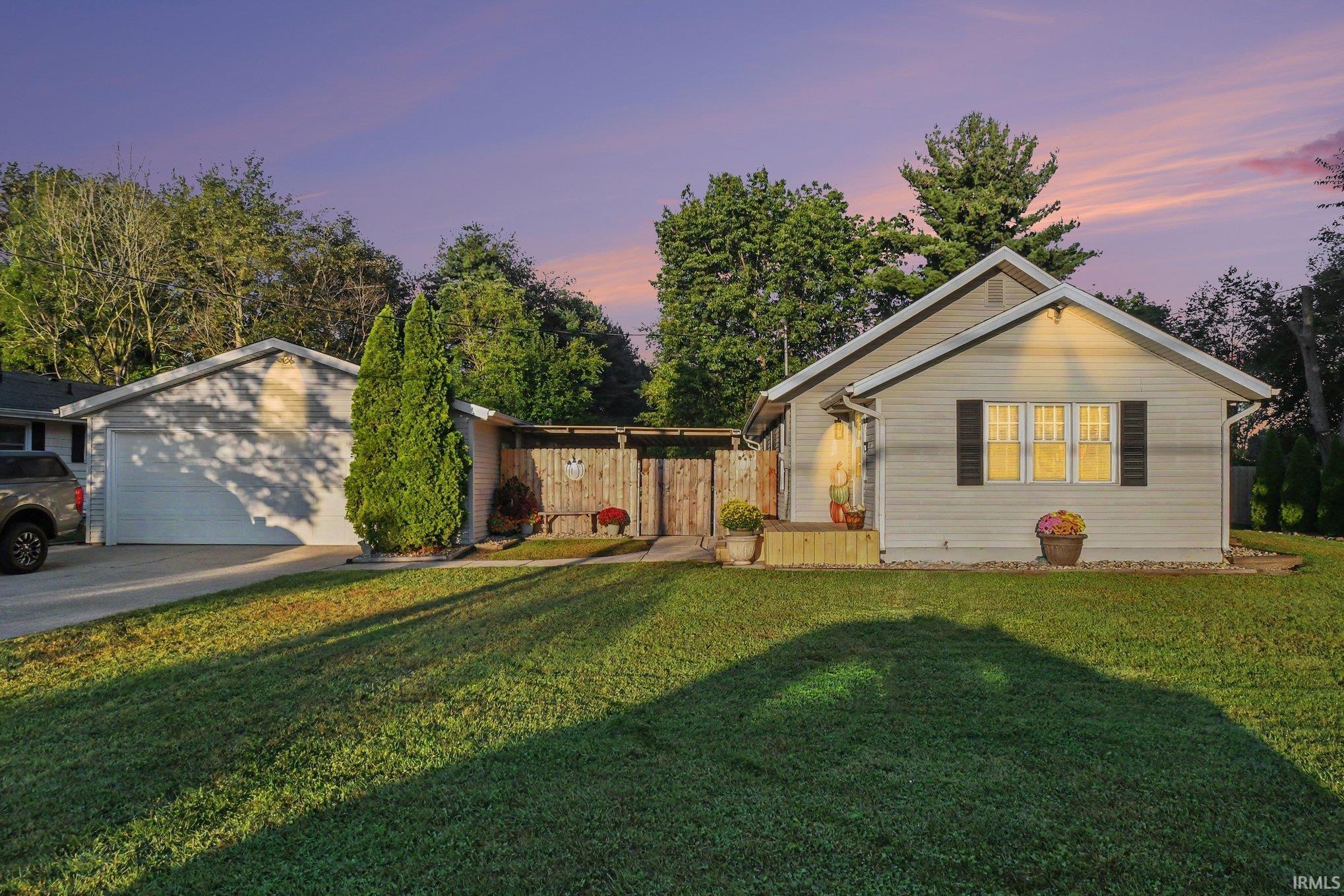2733 Burr Oak Avenue Property Photo 1