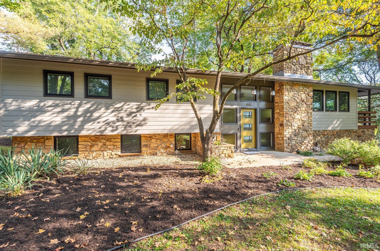 469 E Kenwood Place Property Photo 1