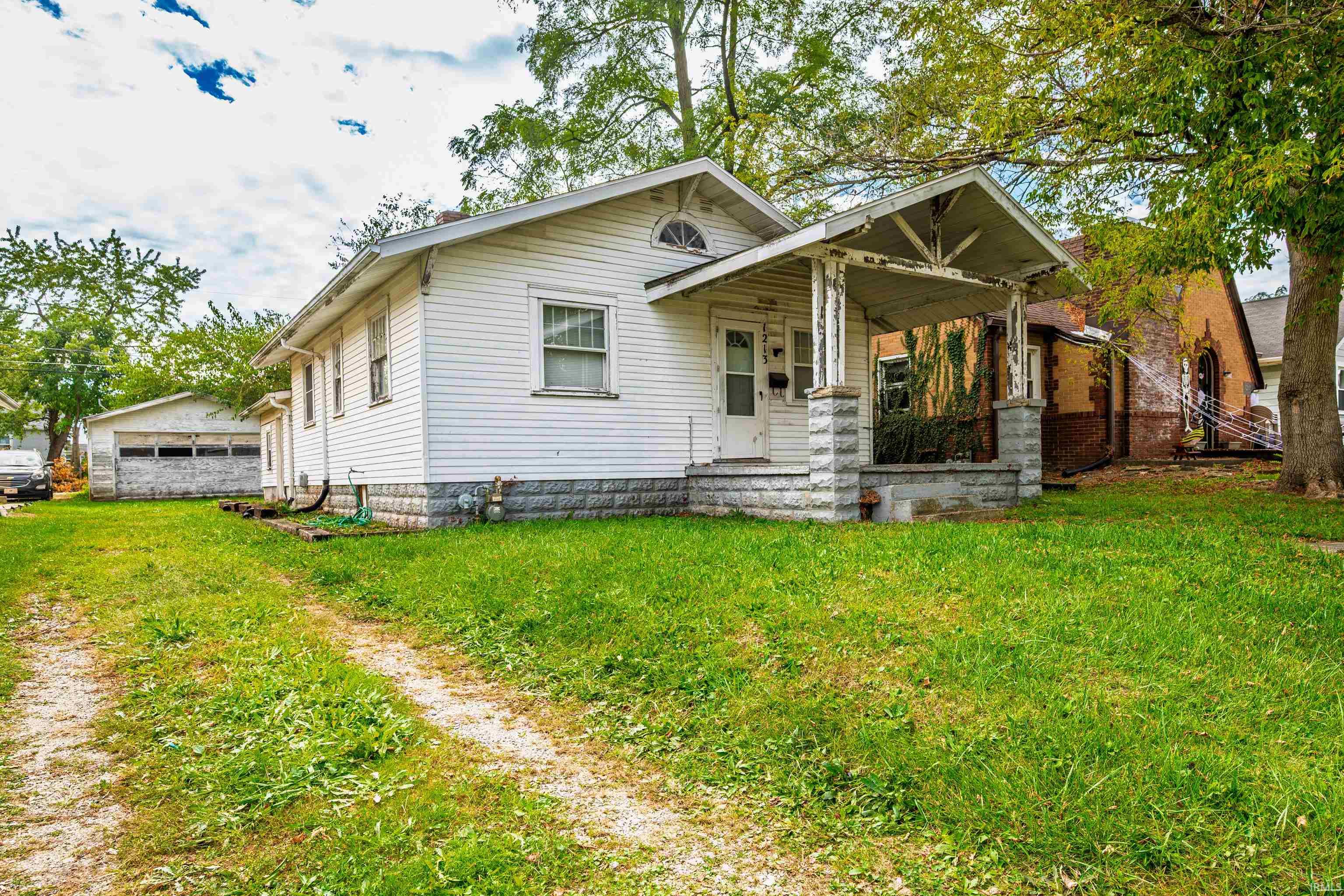 1213 W Abbott Street Property Photo 1