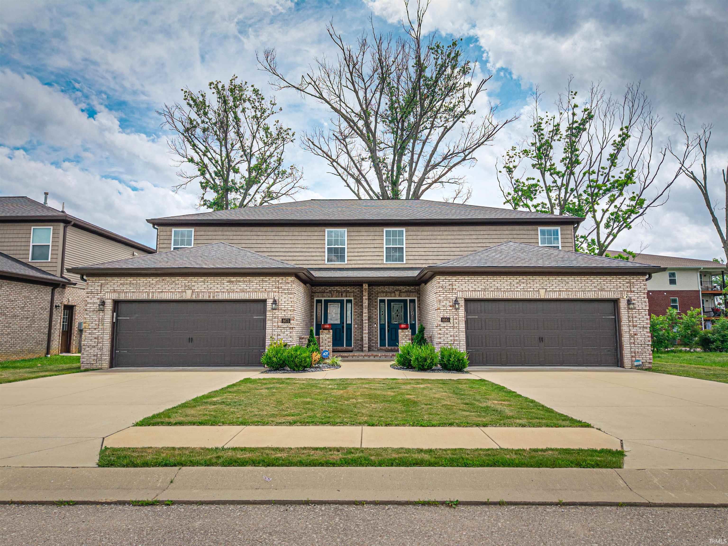 8675 Pebble Creek Drive Property Photo 1