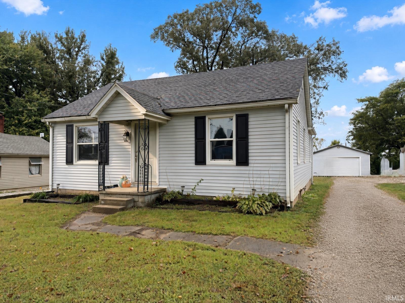 9462 W Old State Road 66 Road Property Photo 1