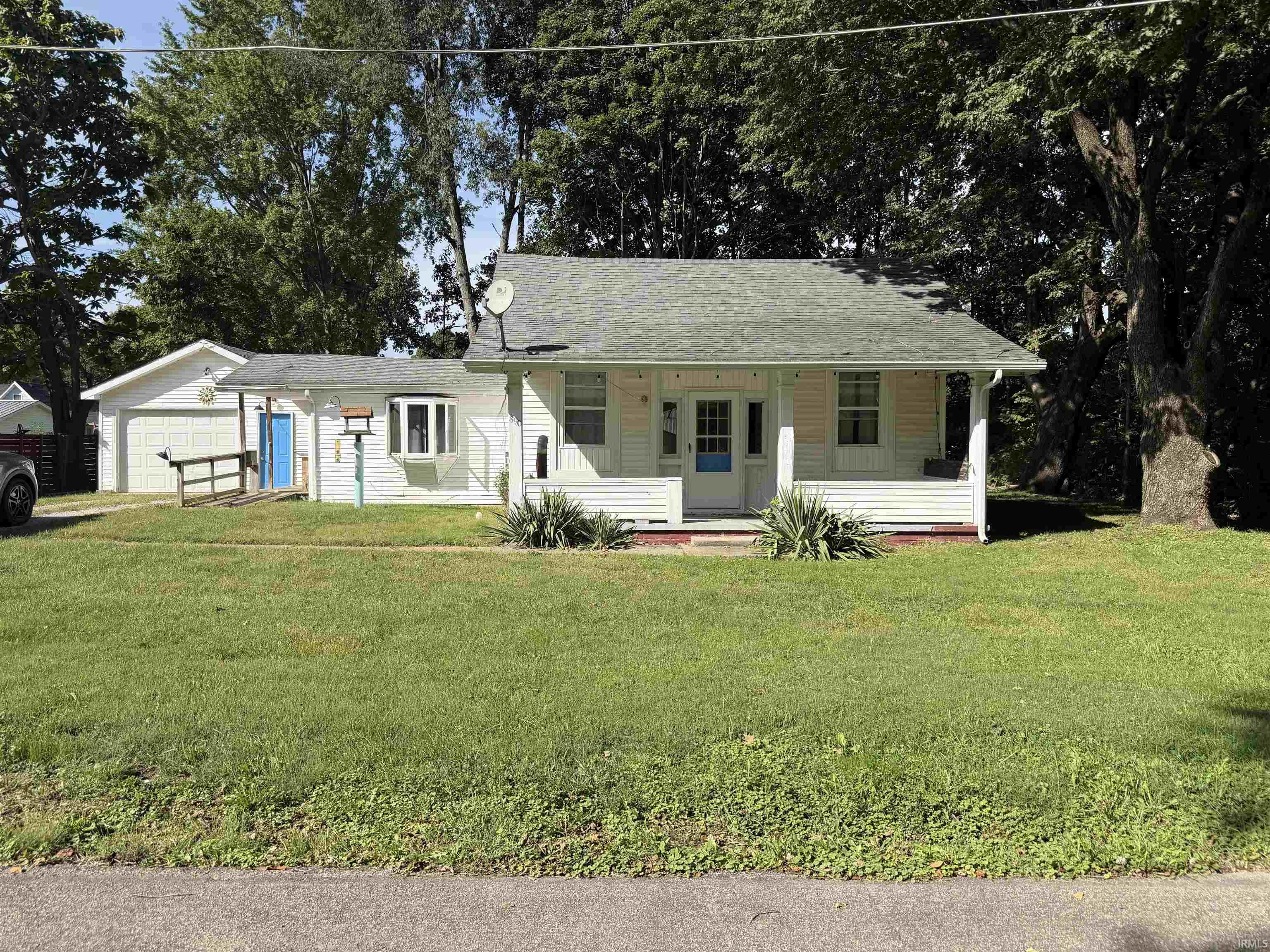 890 Columbia Avenue Property Photo 1