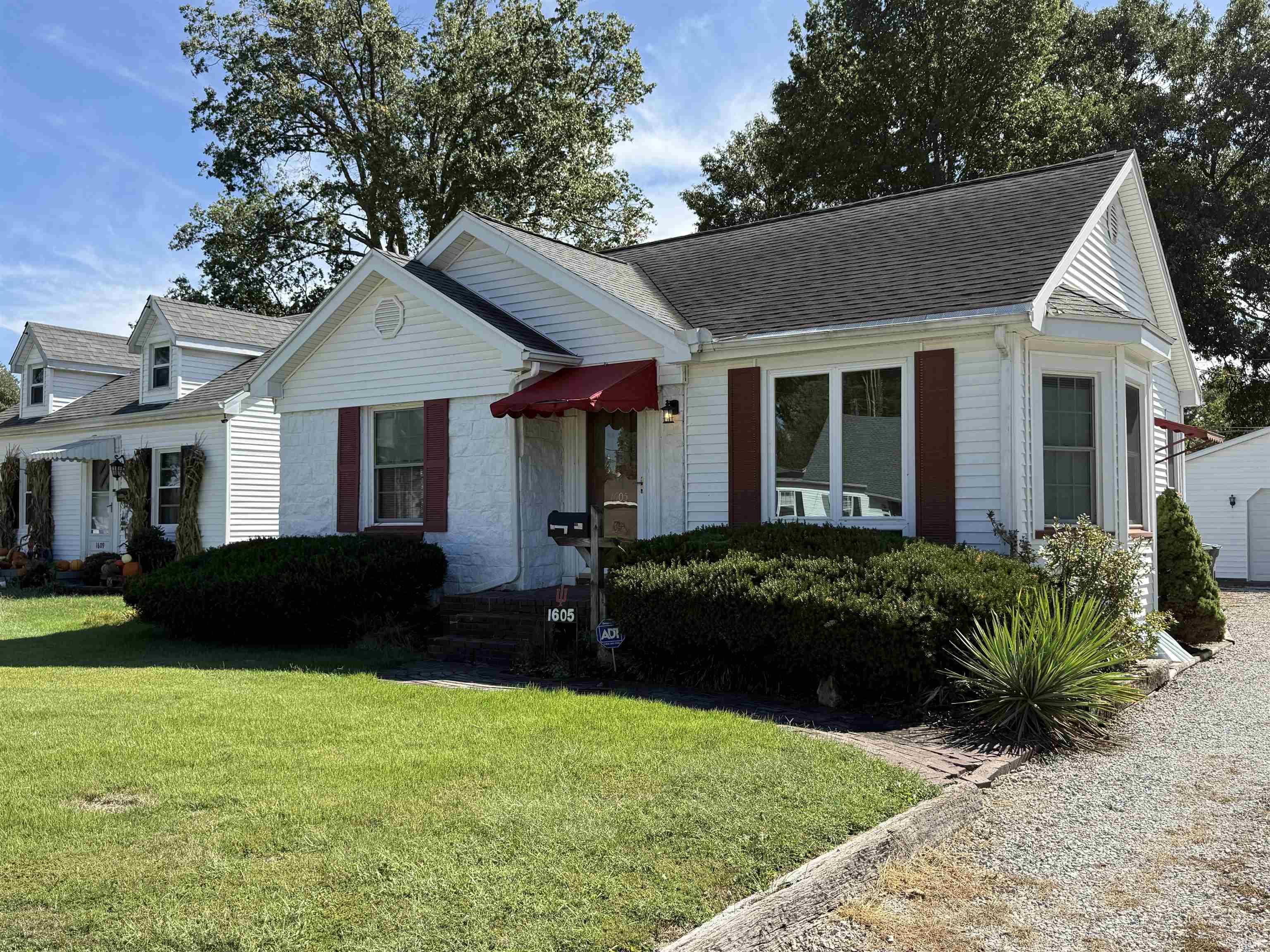 1605 Madison Avenue Property Photo 1