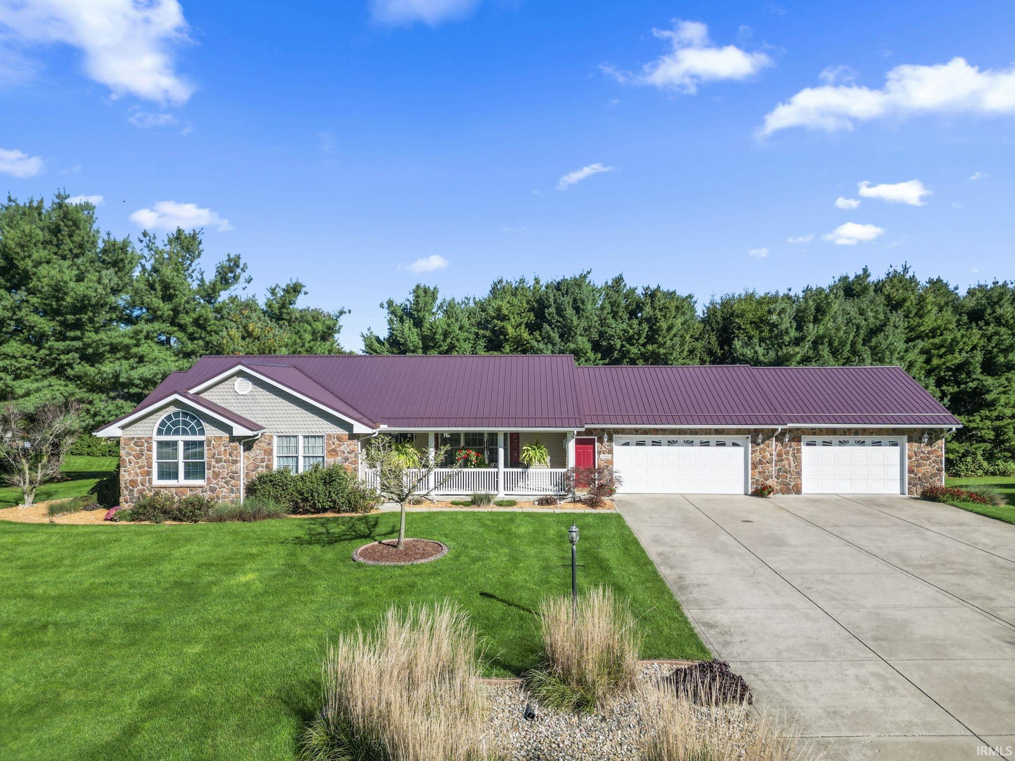 1000 E Country Lane Property Photo 1