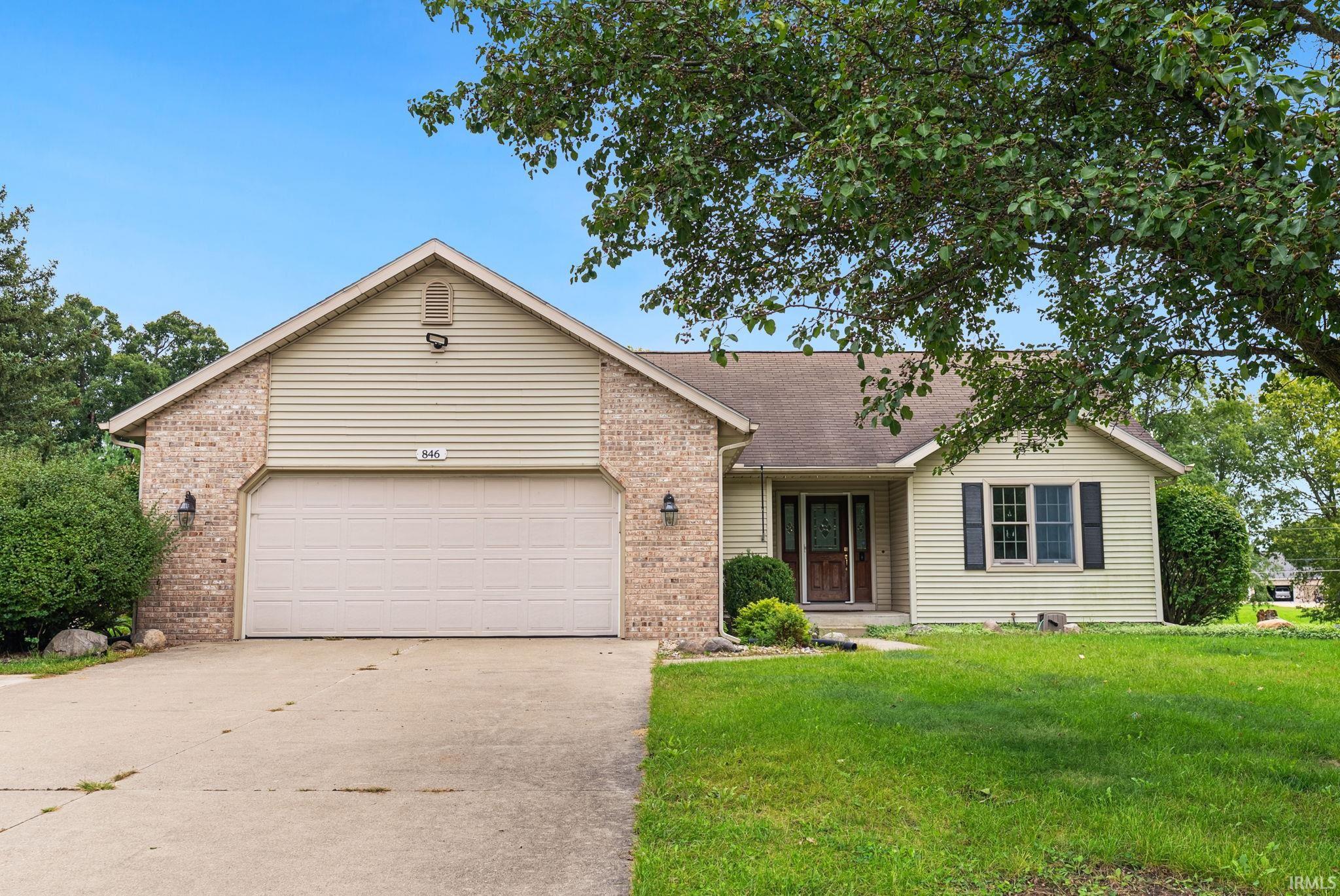 846 N Timberline Circle Property Photo 1