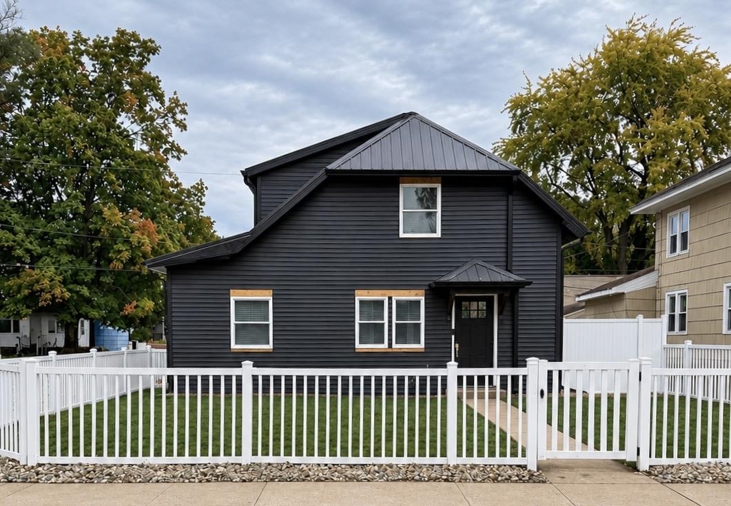 1237 Cedar Street Property Photo 1