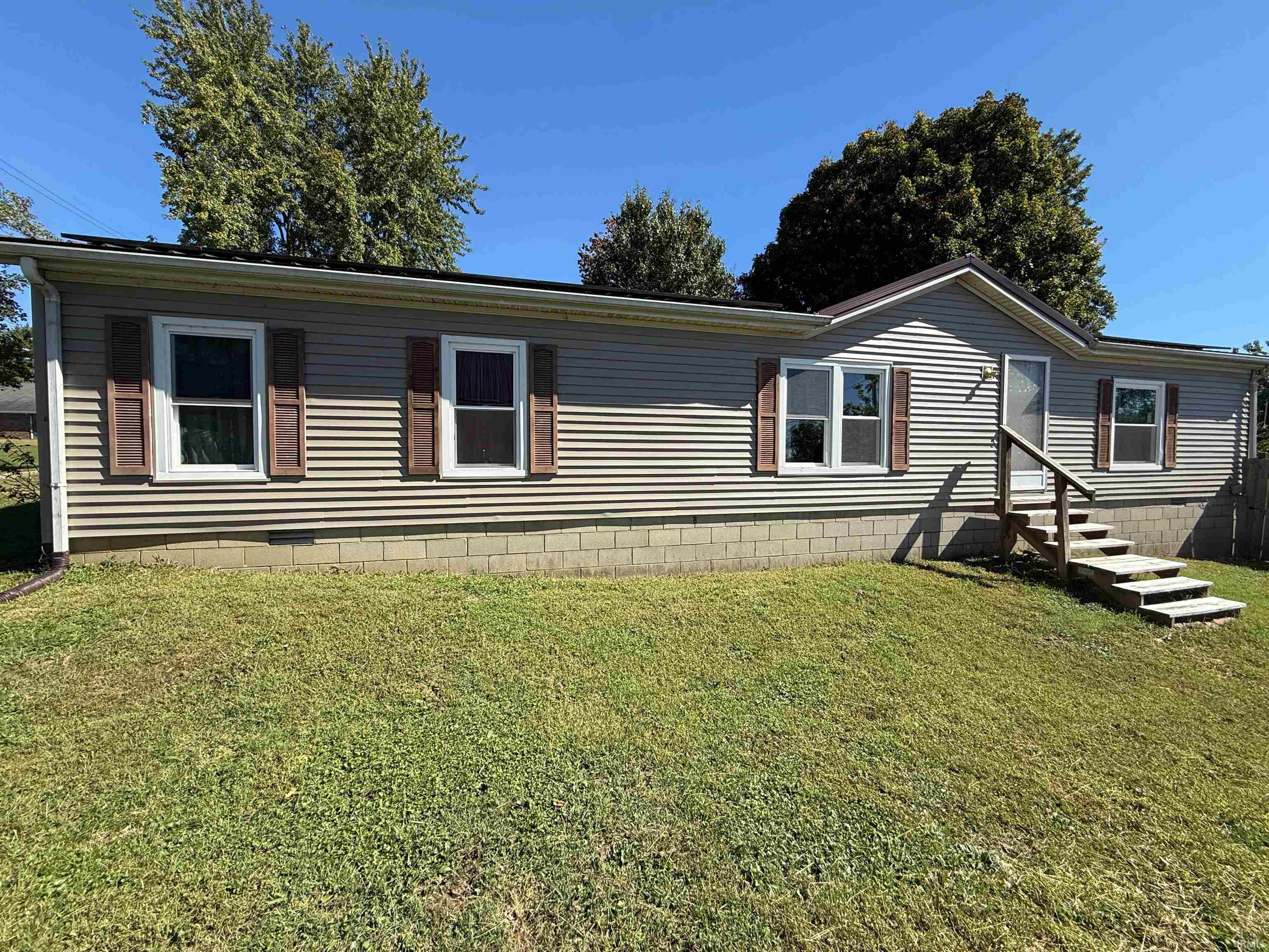 103 E Walnut Street Property Photo 1