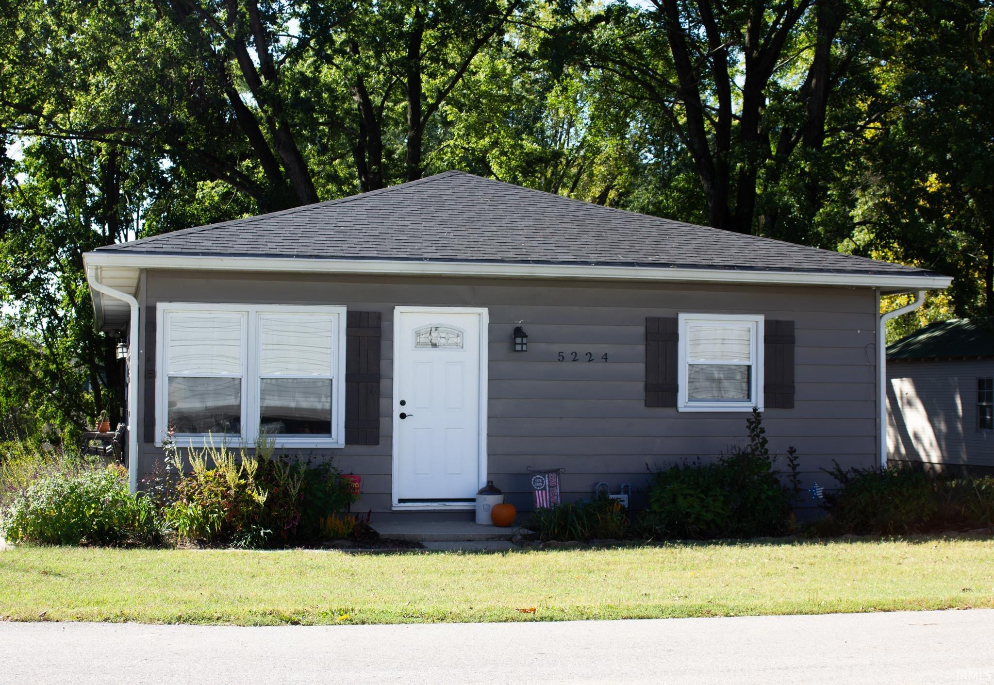 5224 W Center Street Property Photo 1