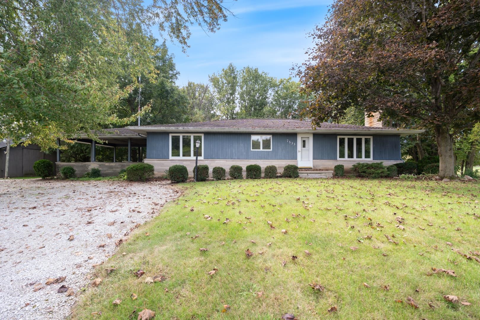 7533 N Syracuse Webster Road Property Photo 1