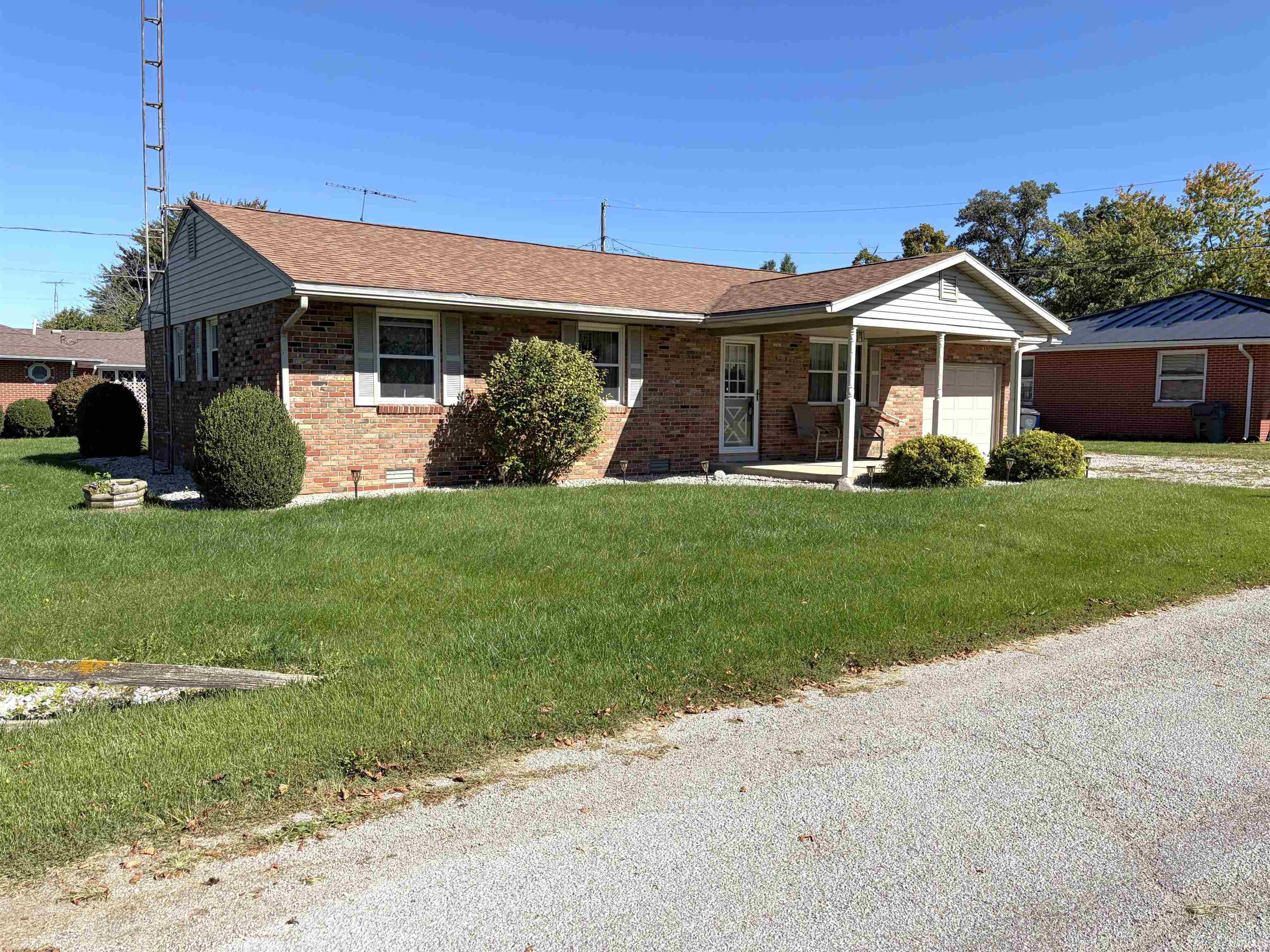 552 S W Shadey Lane Property Photo 1