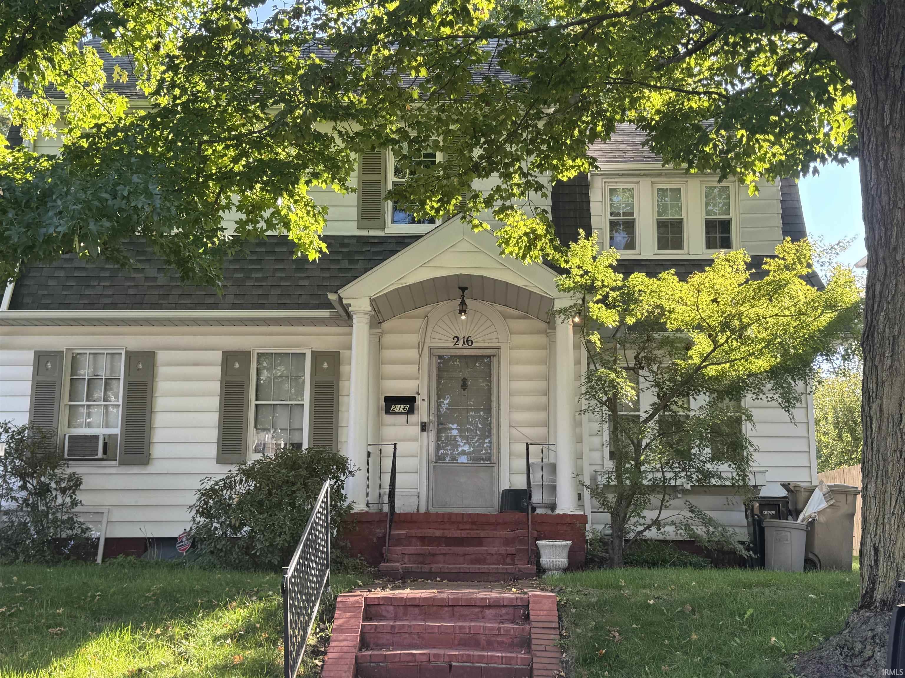 216 N Sunnyside Avenue Property Photo 1
