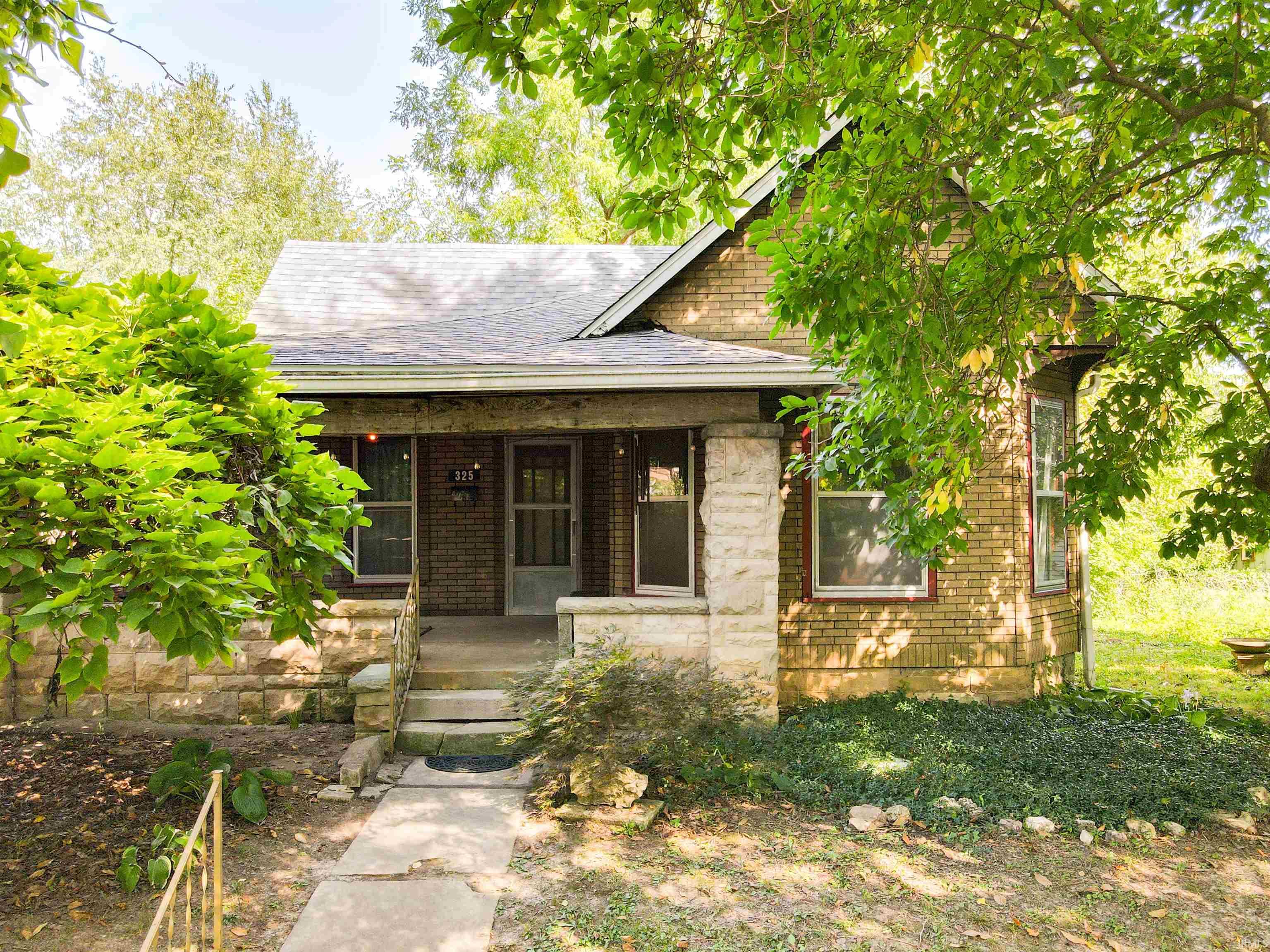 325 S Fairview Street Property Photo 1
