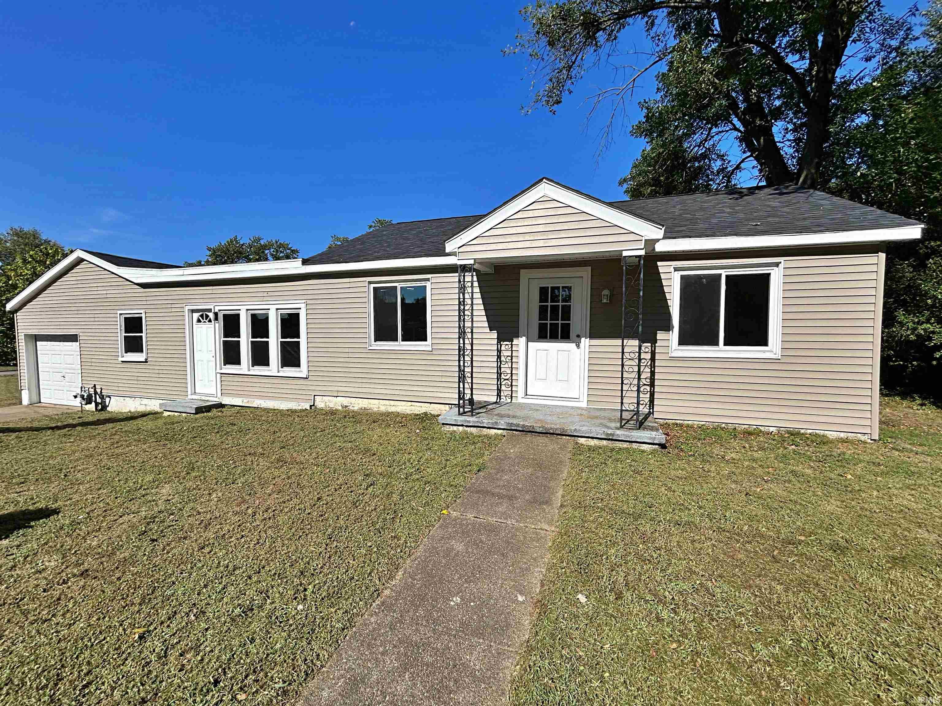 1800 E Powell Avenue Property Photo 1