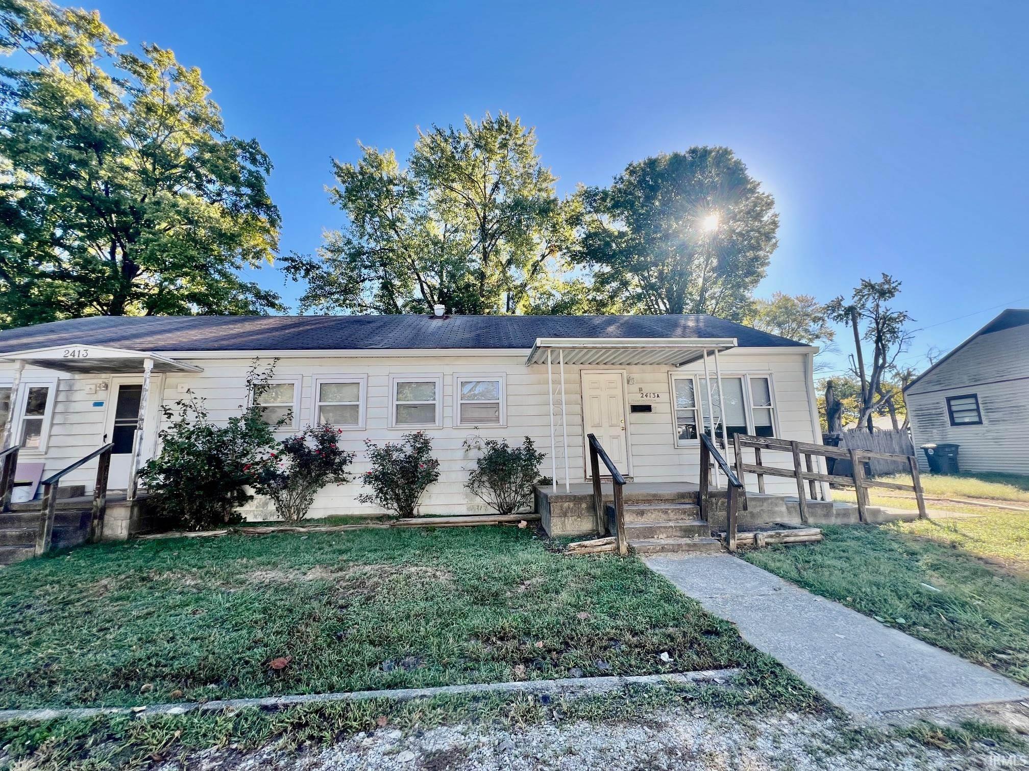 2413 N Fares Avenue Property Photo 1