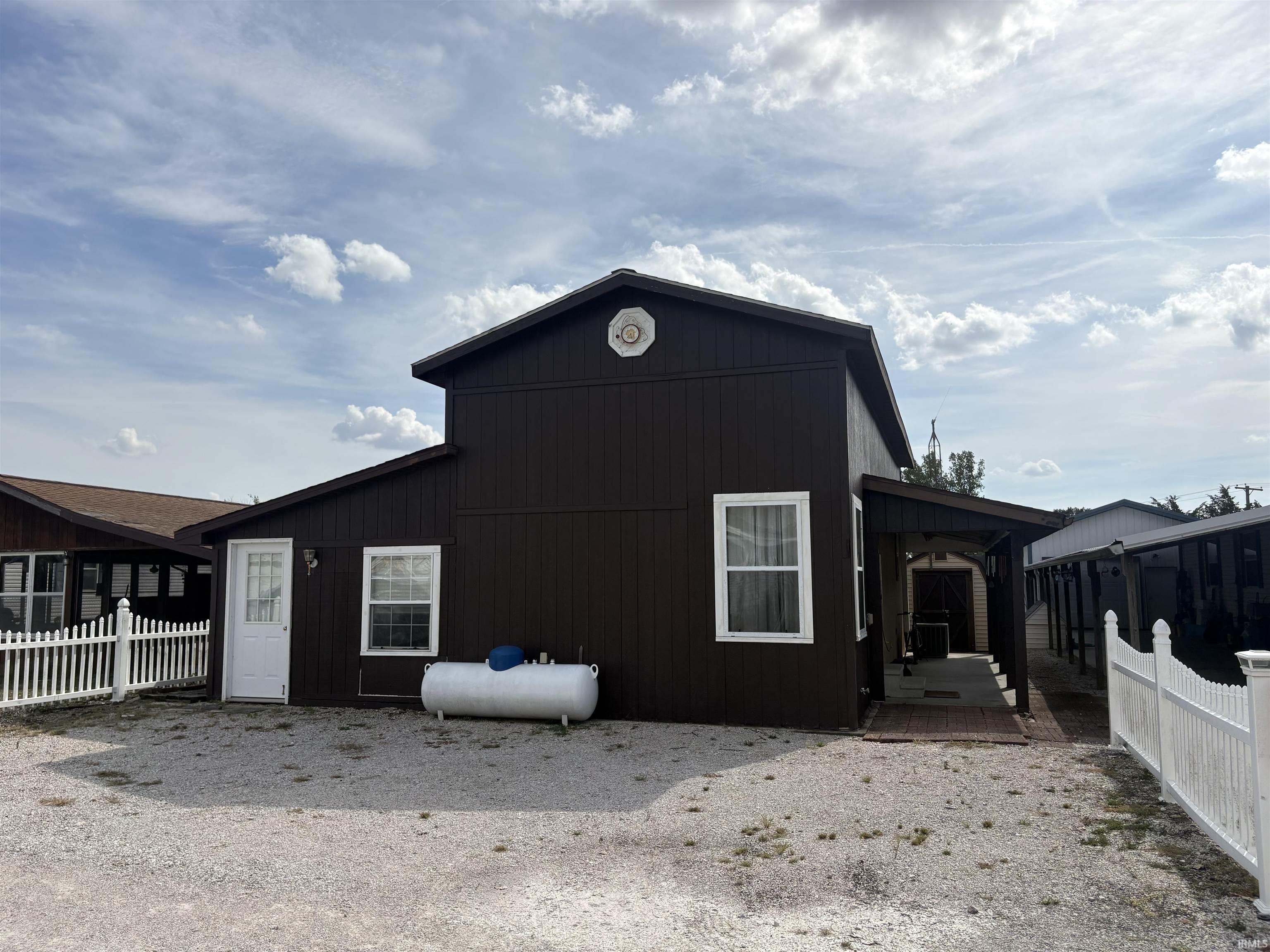 9975 Beach Boulevard Property Photo 1