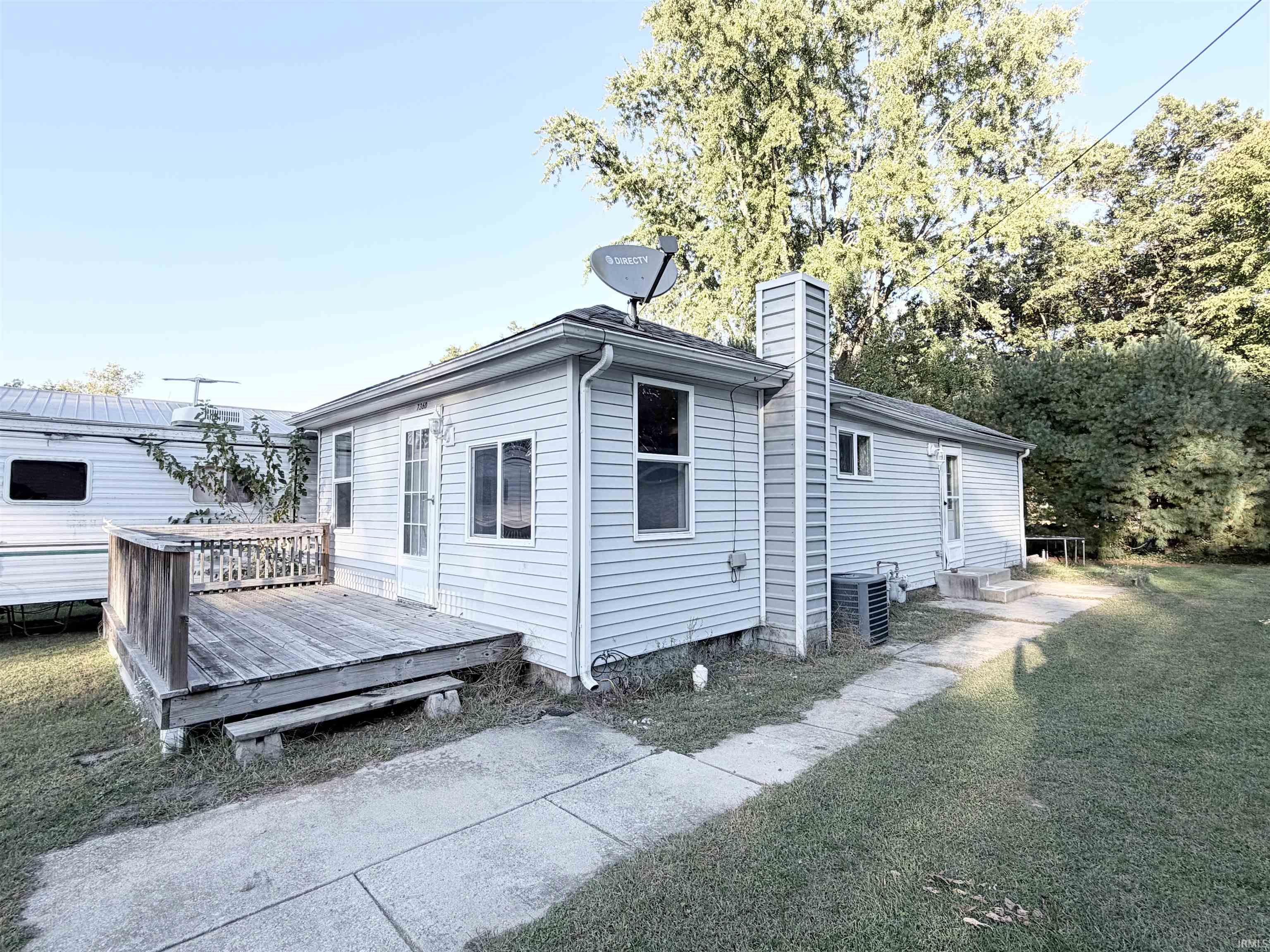 7350/7360 N Elm Street Property Photo 1