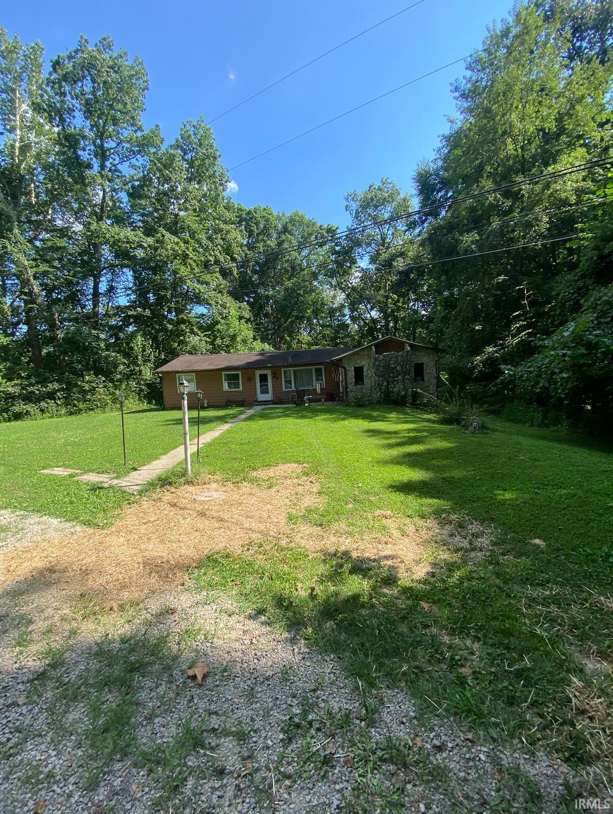 864 S Hilltop Drive Property Photo 1