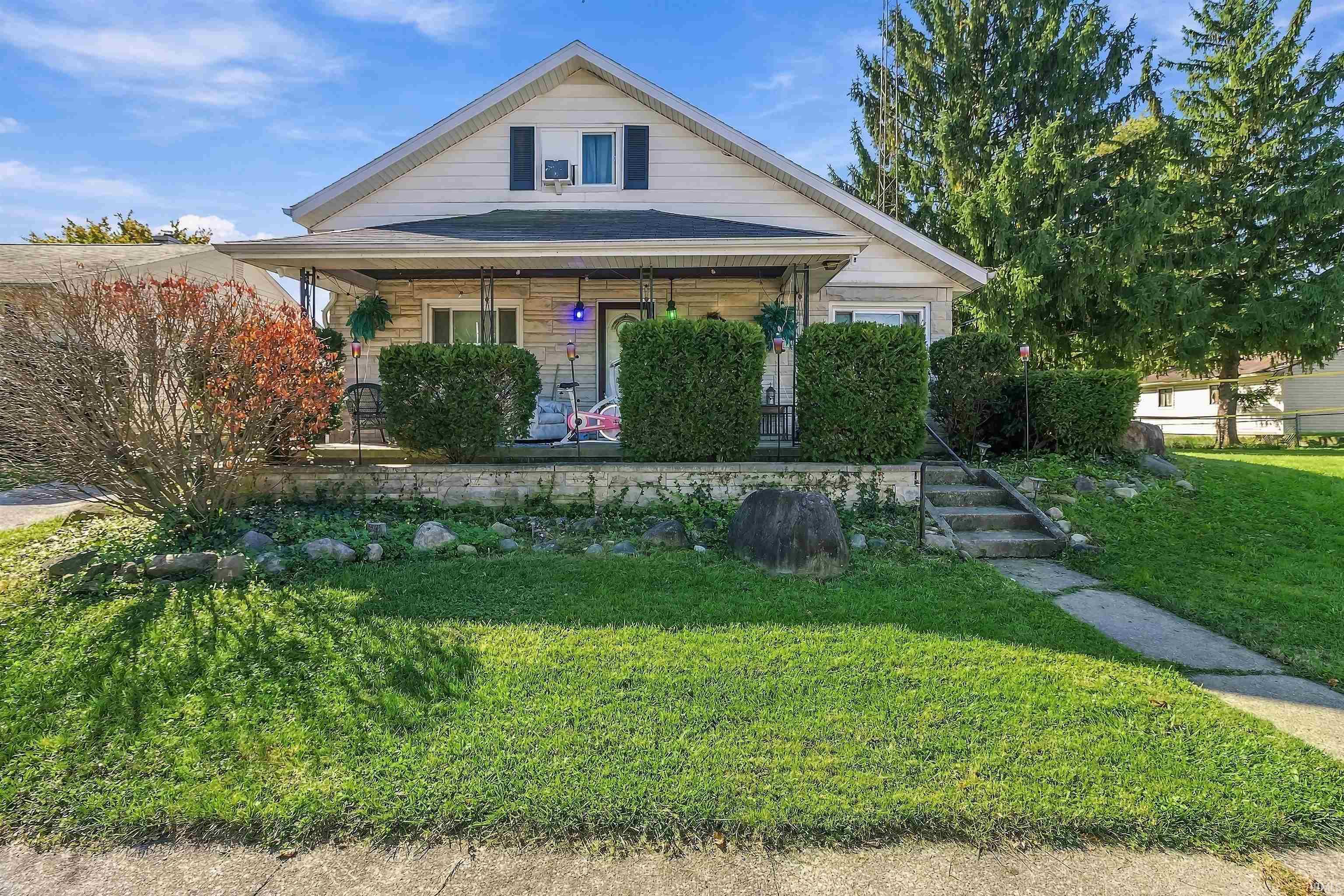 556 E Marshall Street Property Photo 1