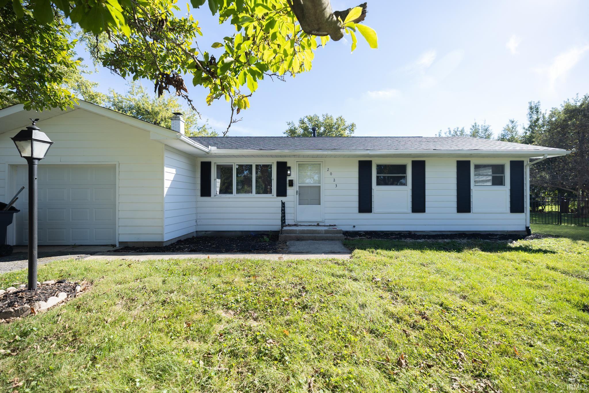 2023 W Euclid Avenue Property Photo 1