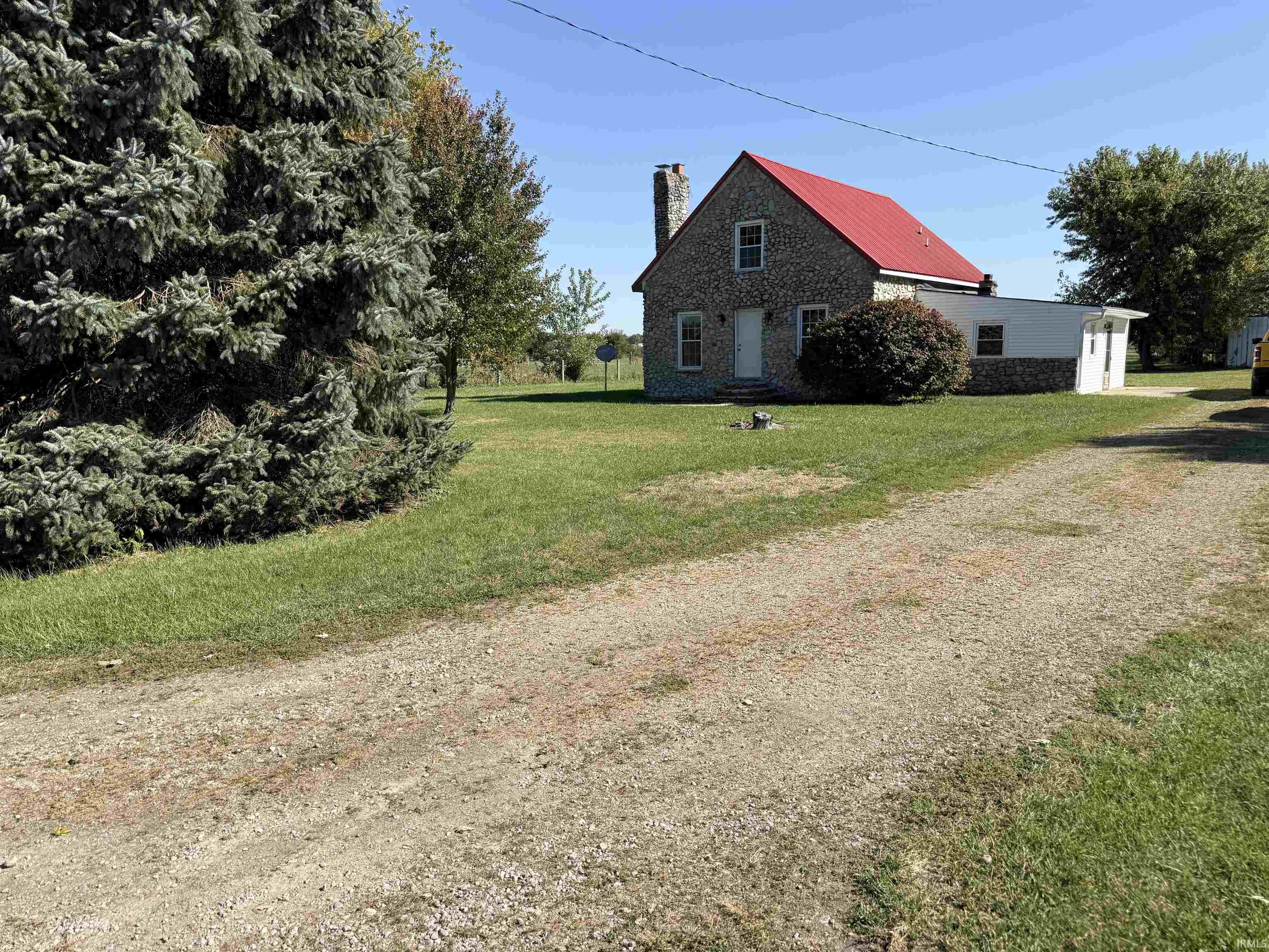 7434 N 425 Road Property Photo 1
