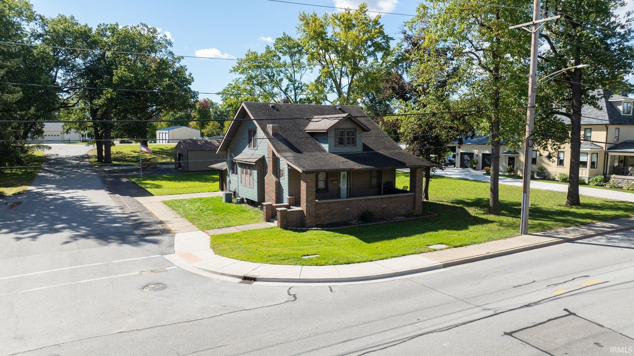 401 W Talmer Avenue Property Photo 1