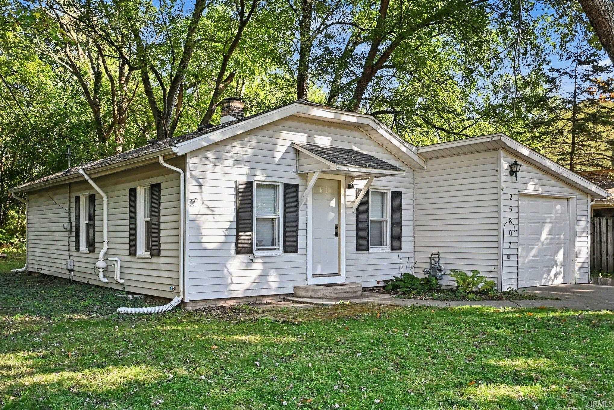 25807 Coolidge Avenue Property Photo 1