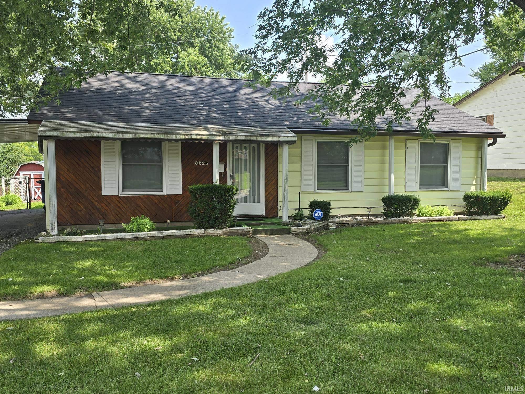 3225 S Curfman Road Property Photo 1