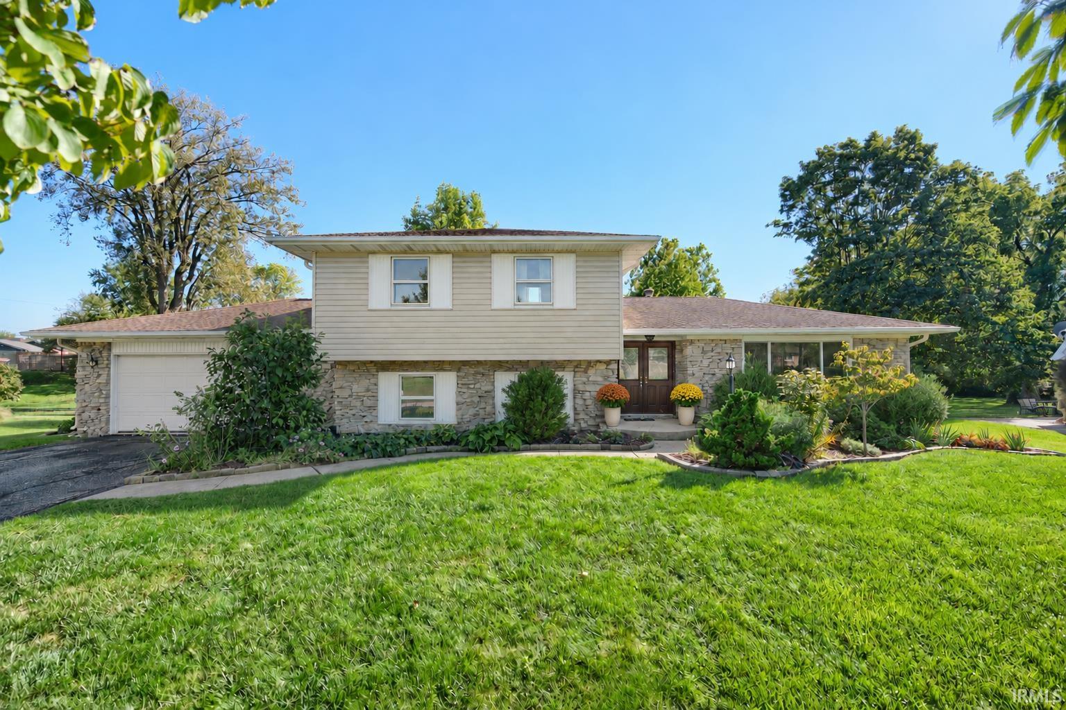 1405 Honey Lane Property Photo 1