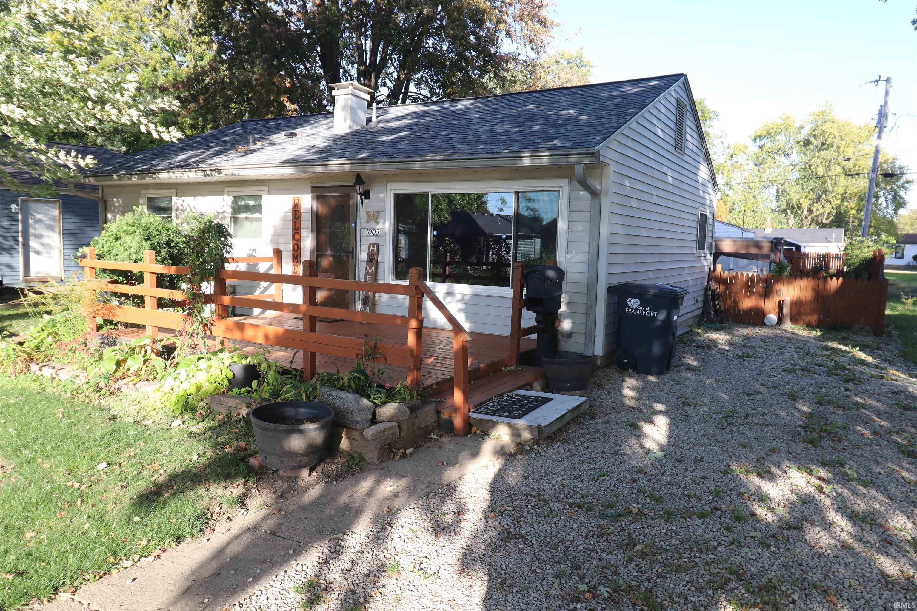 1005 Milroy Street Property Photo 1