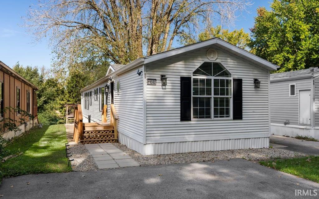 11080 N Landing Road Property Photo 1