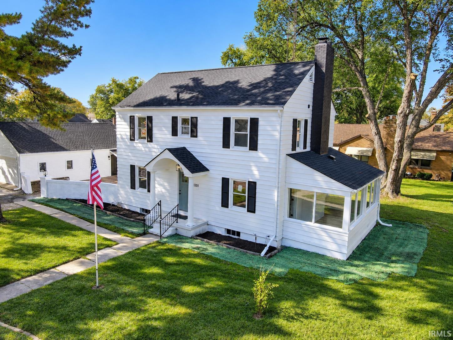 1201 Woodlawn Boulevard Property Photo 1