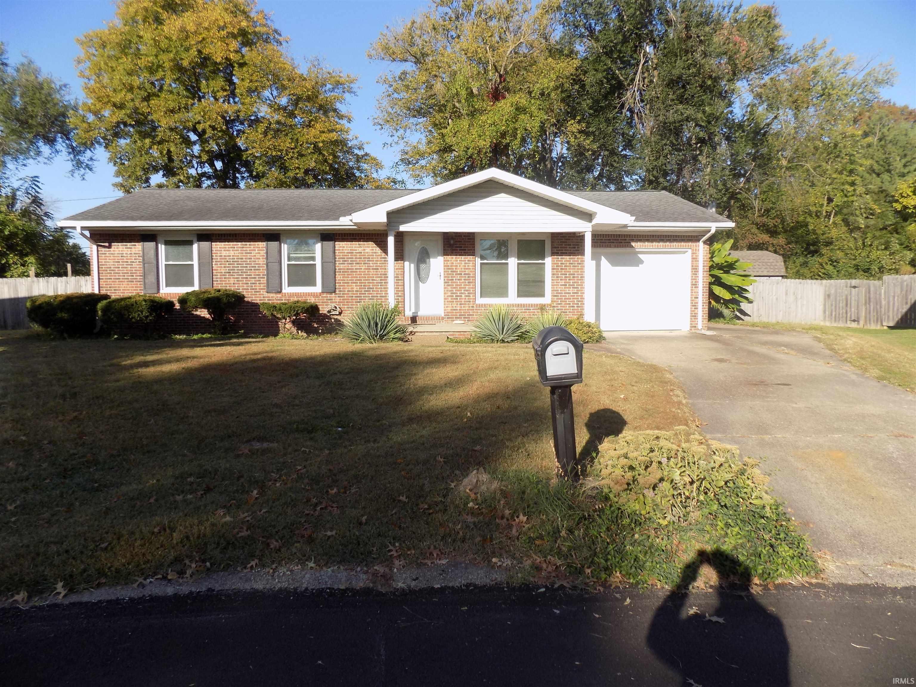 2210 Alan Court Property Photo 1