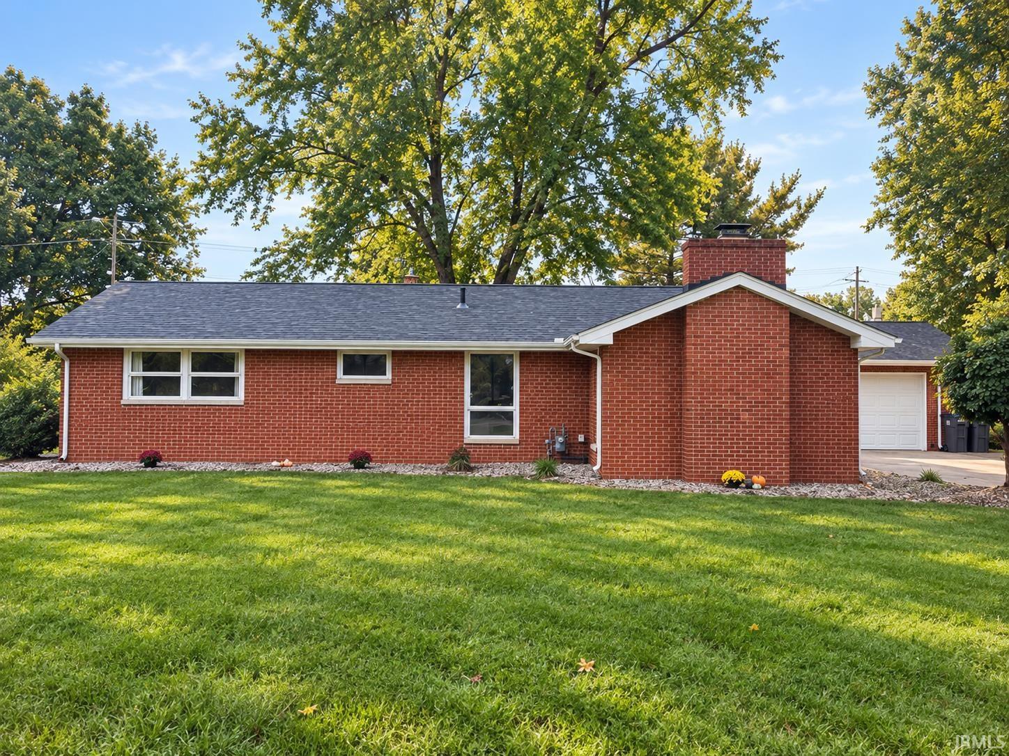 1327 E Reynolds Street Property Photo 1