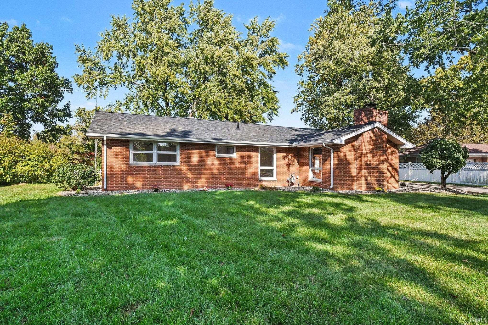 1327 E Reynolds Street Property Photo 1
